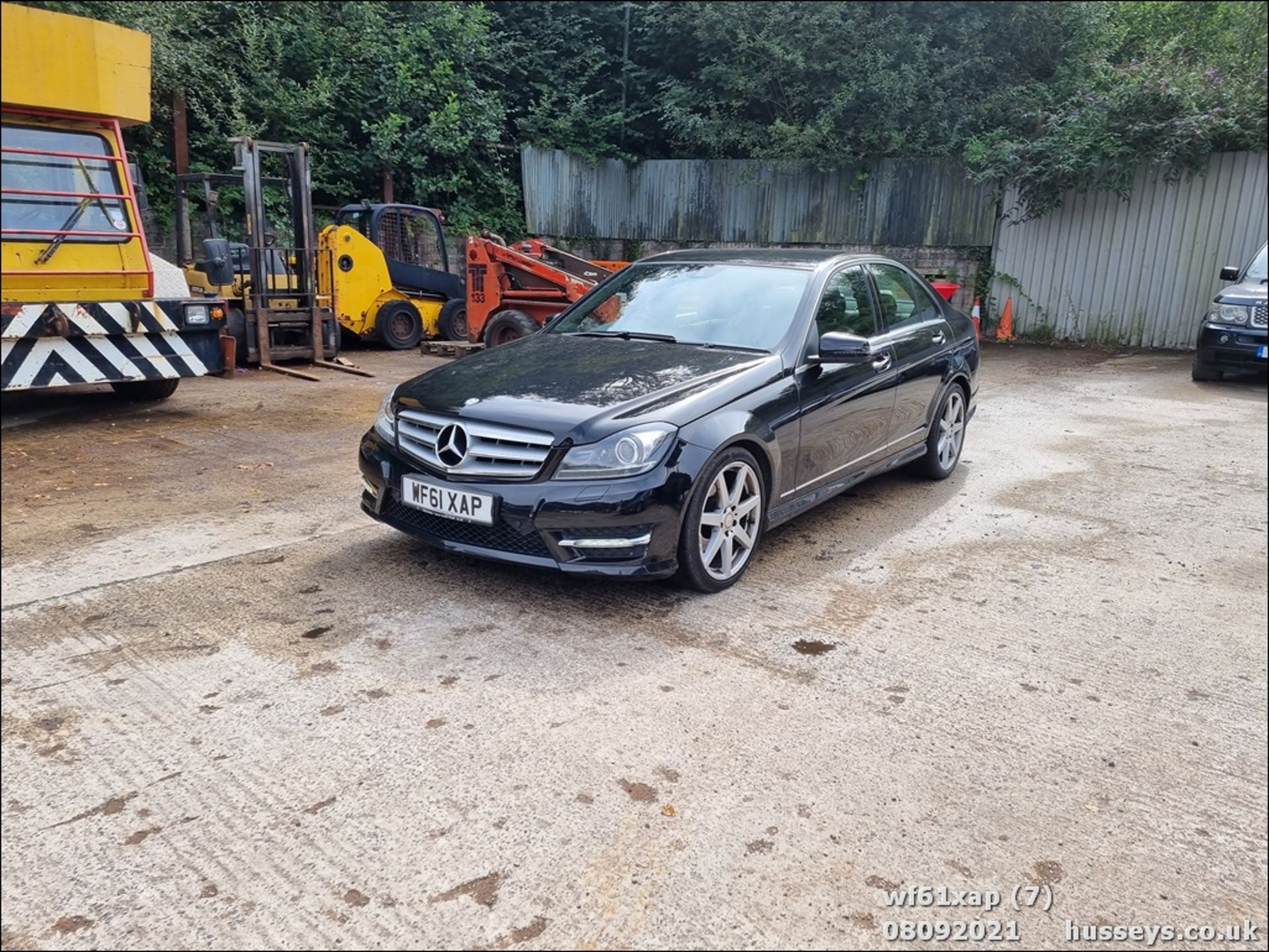 11/61 MERCEDES-BENZ C180 SPORT ED 125 BLUEEF- - 1796cc 4dr Saloon (Black, 48k) - Image 7 of 19