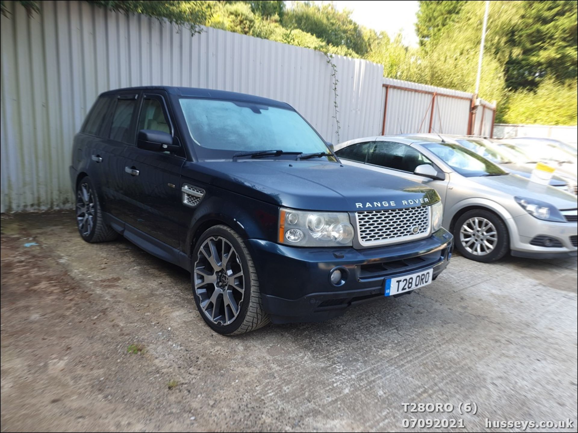 2006 LAND ROVER RANGE ROVER SP HSE TDV6 A - 2720cc 5dr Estate (Blue) - Image 6 of 20