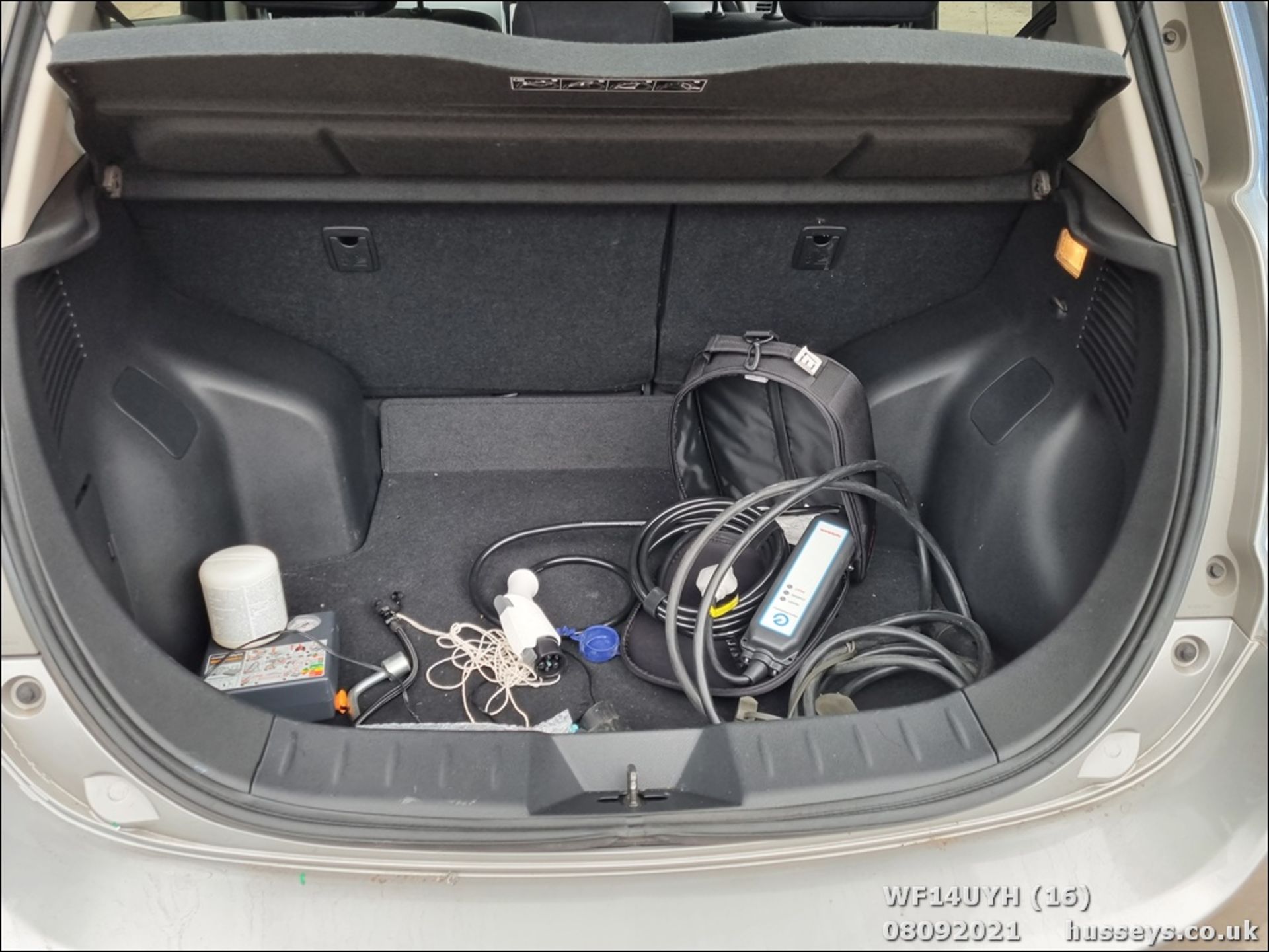 14/14 NISSAN LEAF ACENTA 5dr Hatchback (Silver, 18k) - Image 16 of 23