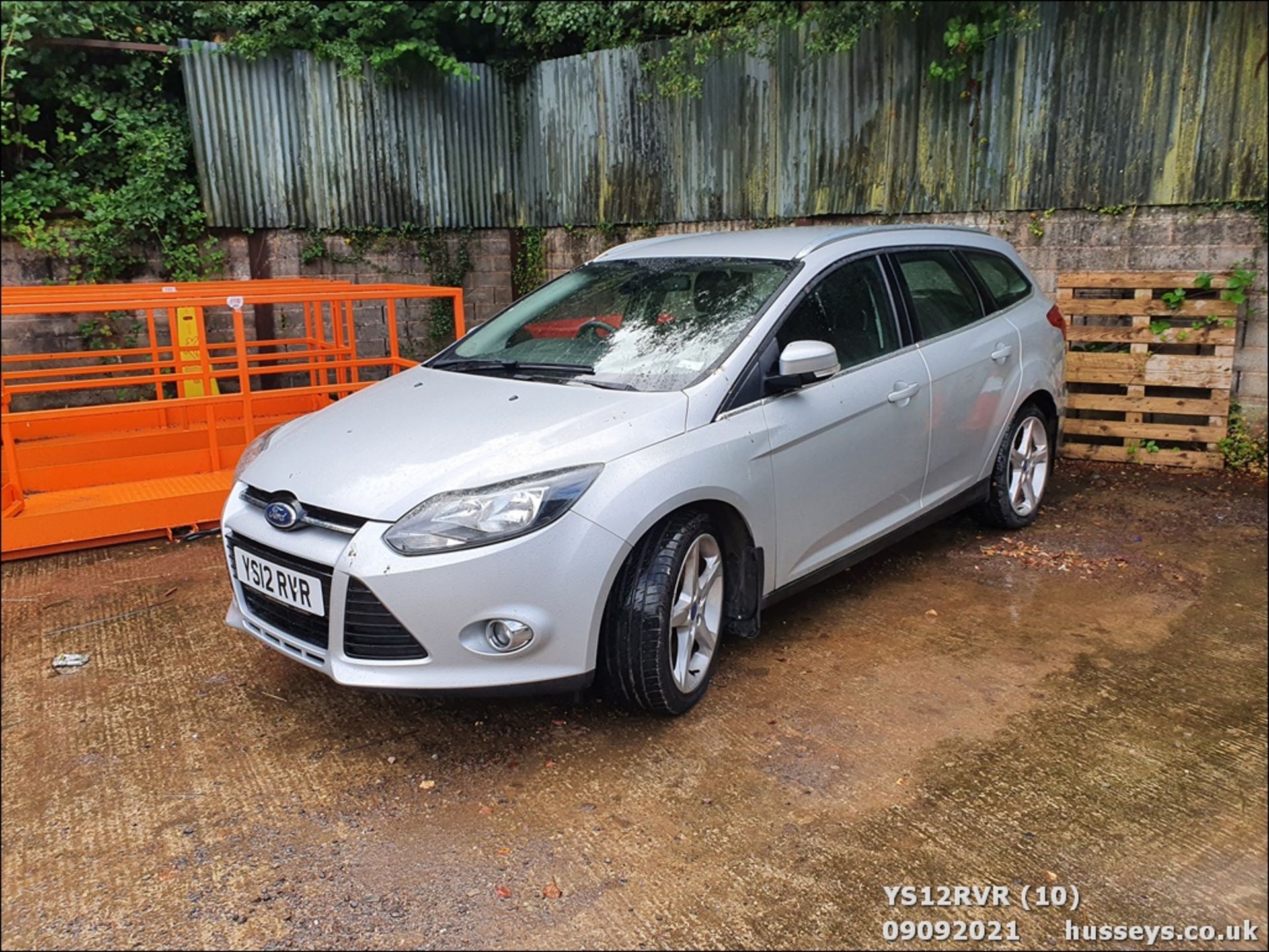 12/12 FORD FOCUS TITANIUM TURBO - 1596cc 5dr Estate (Silver, 67k) - Image 10 of 15