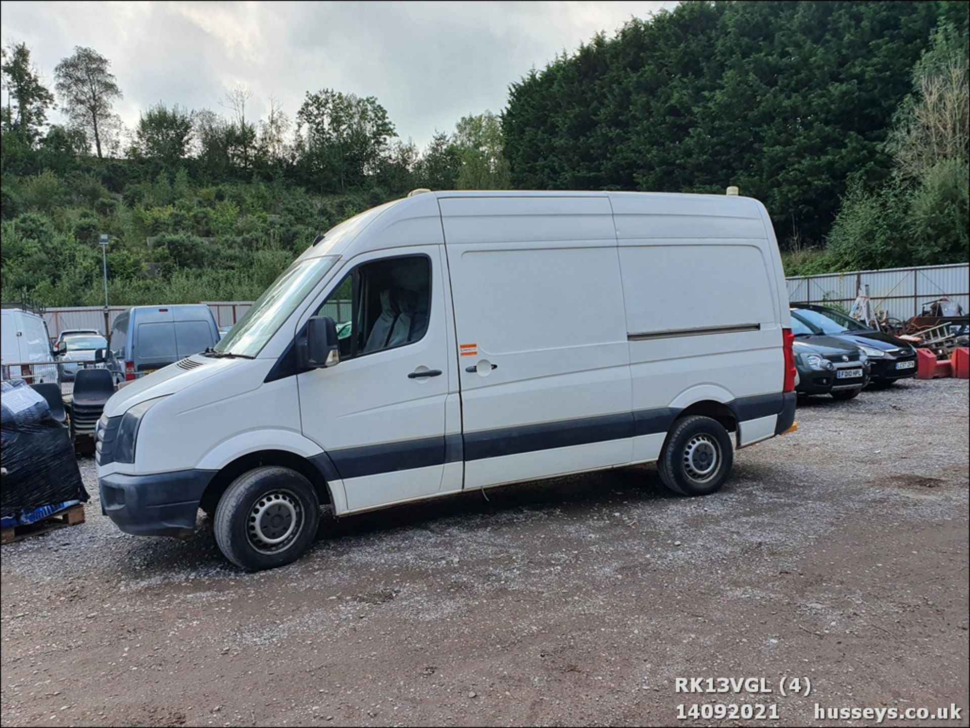 13/13 VOLKSWAGEN CRAFTER CR35 TDI 143 MWB - 1968cc 5dr Van (White, 75k) - Image 4 of 13