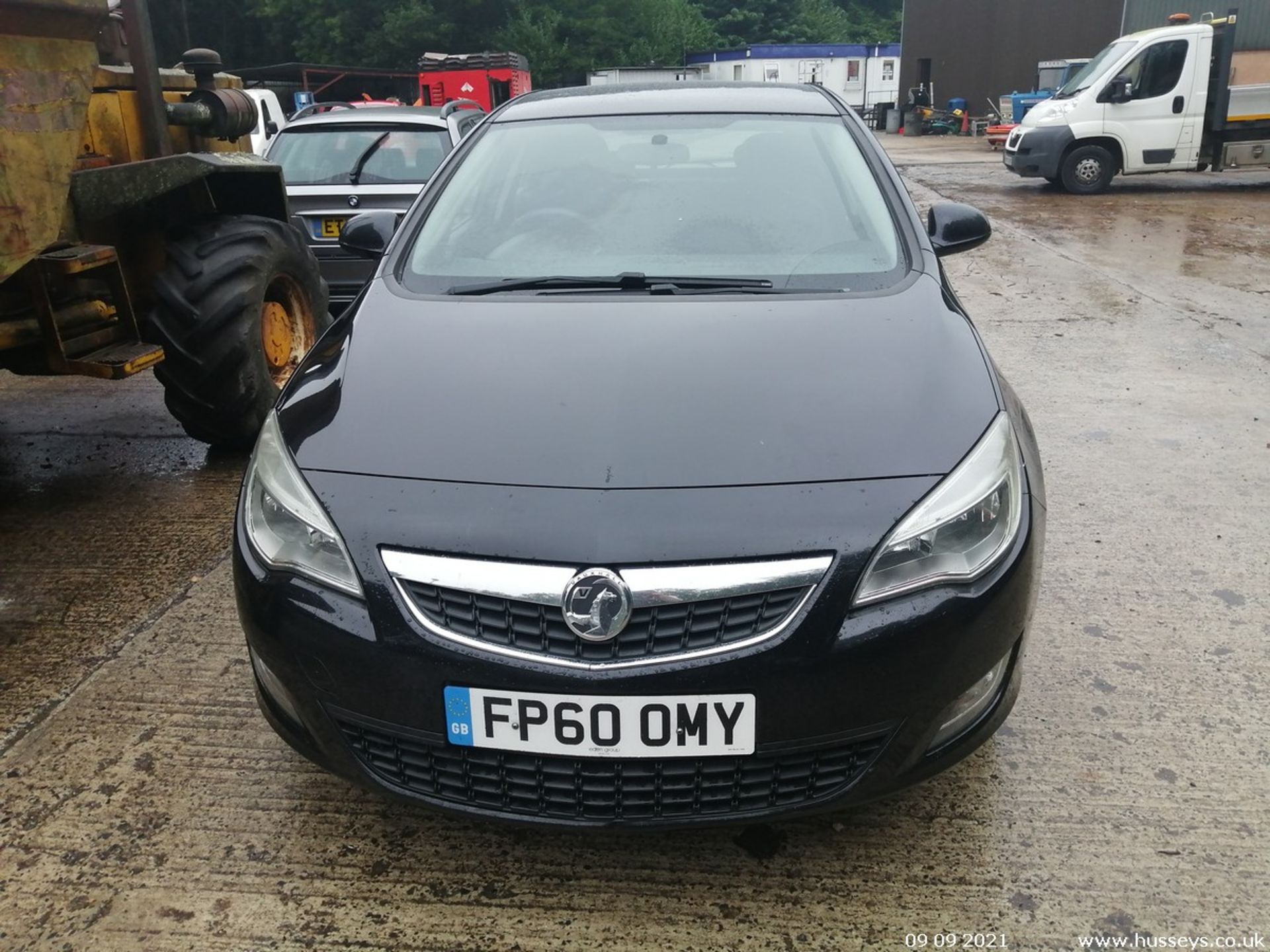 11/60 VAUXHALL ASTRA EXCLUSIV 98 - 1398cc 5dr Hatchback (Black, 124k) - Image 2 of 11