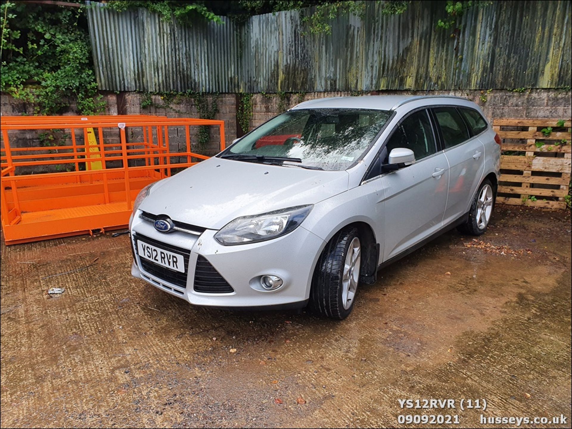 12/12 FORD FOCUS TITANIUM TURBO - 1596cc 5dr Estate (Silver, 67k) - Image 11 of 15