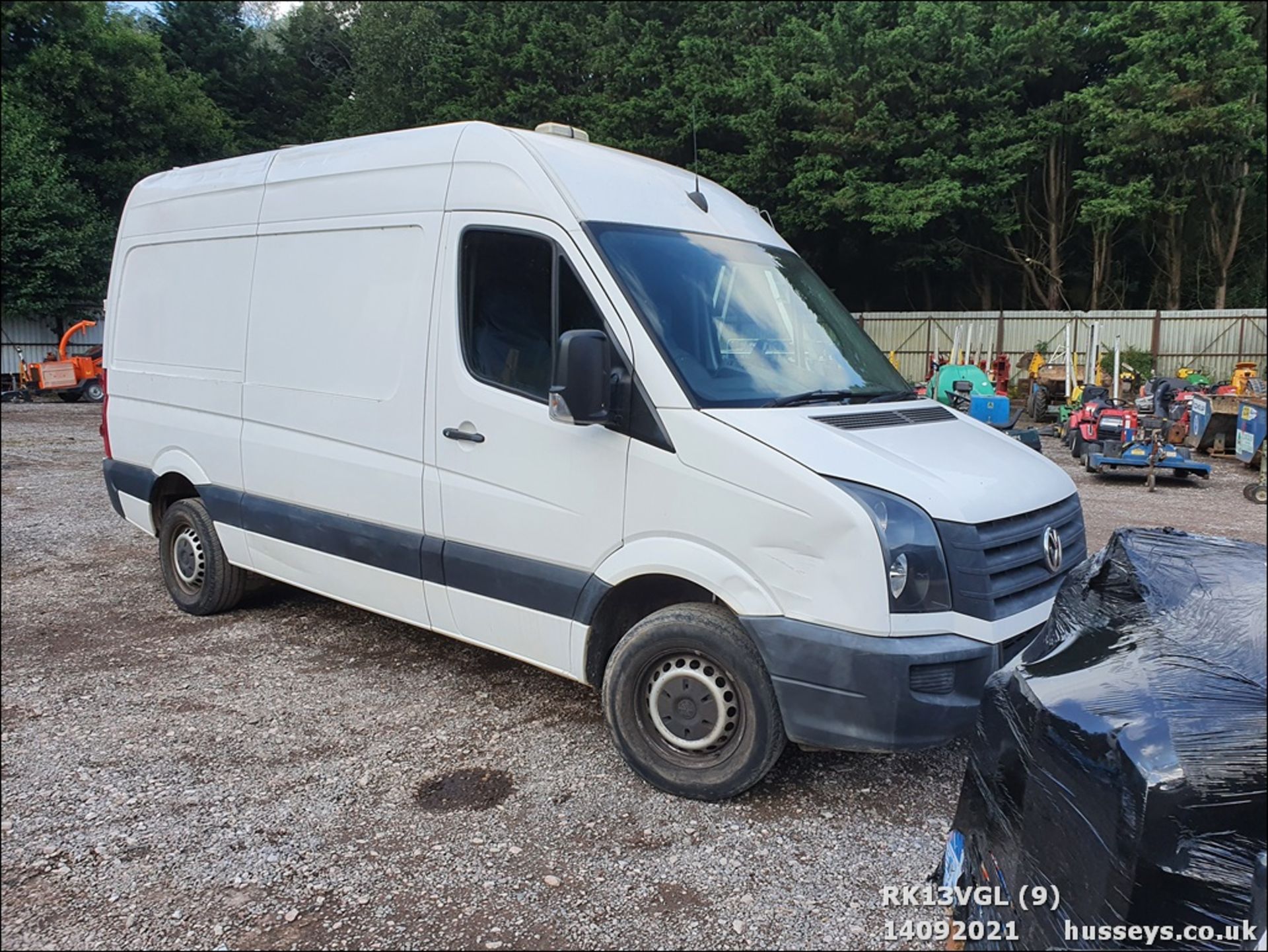 13/13 VOLKSWAGEN CRAFTER CR35 TDI 143 MWB - 1968cc 5dr Van (White, 75k) - Image 9 of 13