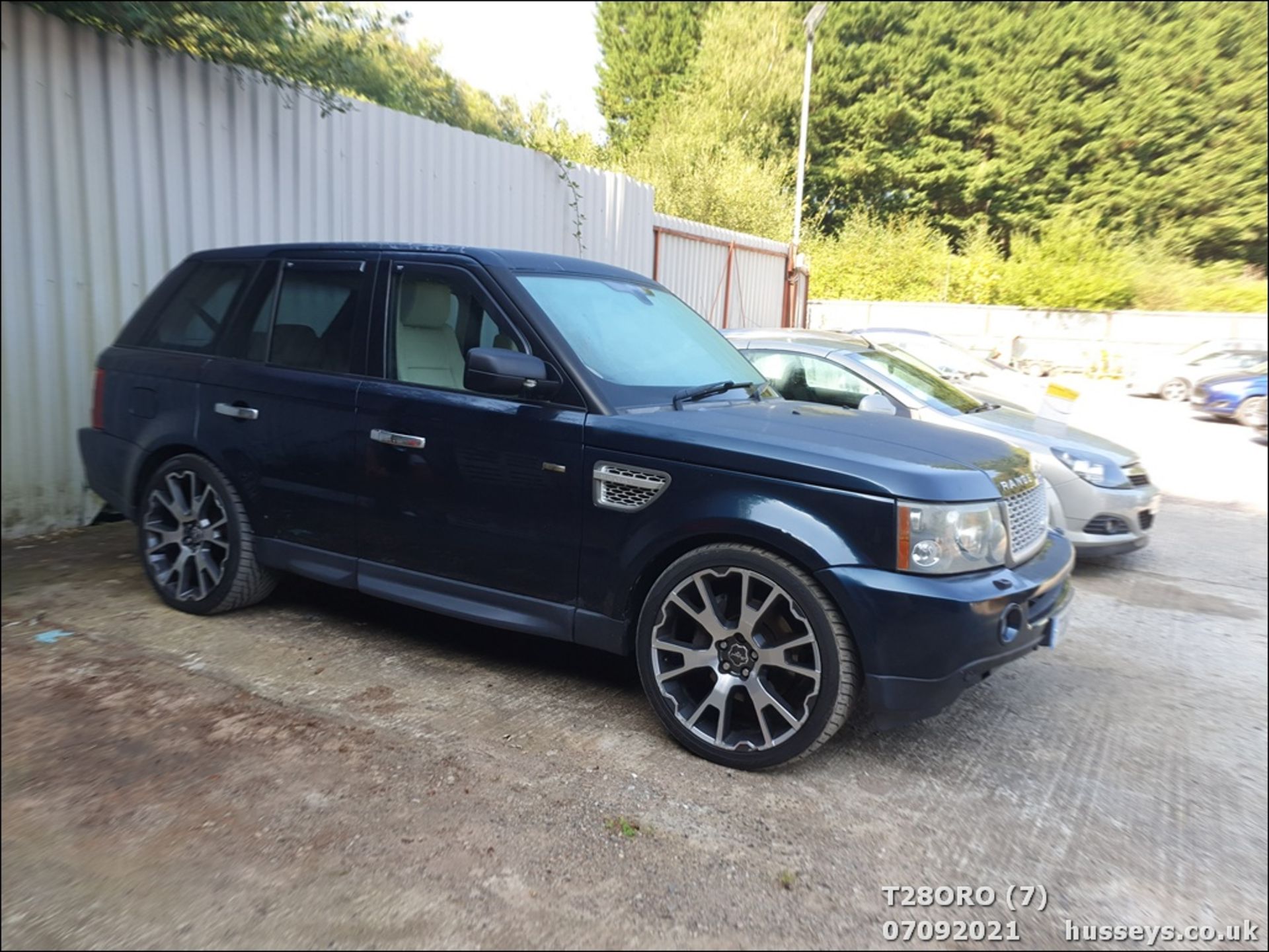 2006 LAND ROVER RANGE ROVER SP HSE TDV6 A - 2720cc 5dr Estate (Blue) - Image 7 of 20