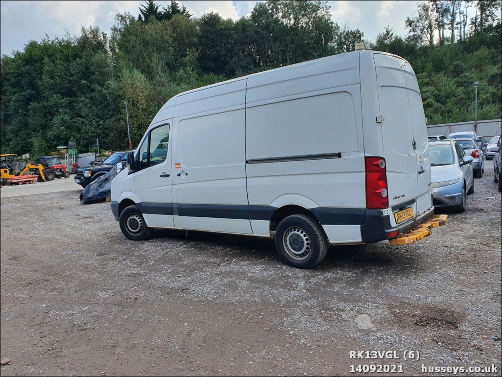 13/13 VOLKSWAGEN CRAFTER CR35 TDI 143 MWB - 1968cc 5dr Van (White, 75k) - Image 6 of 13