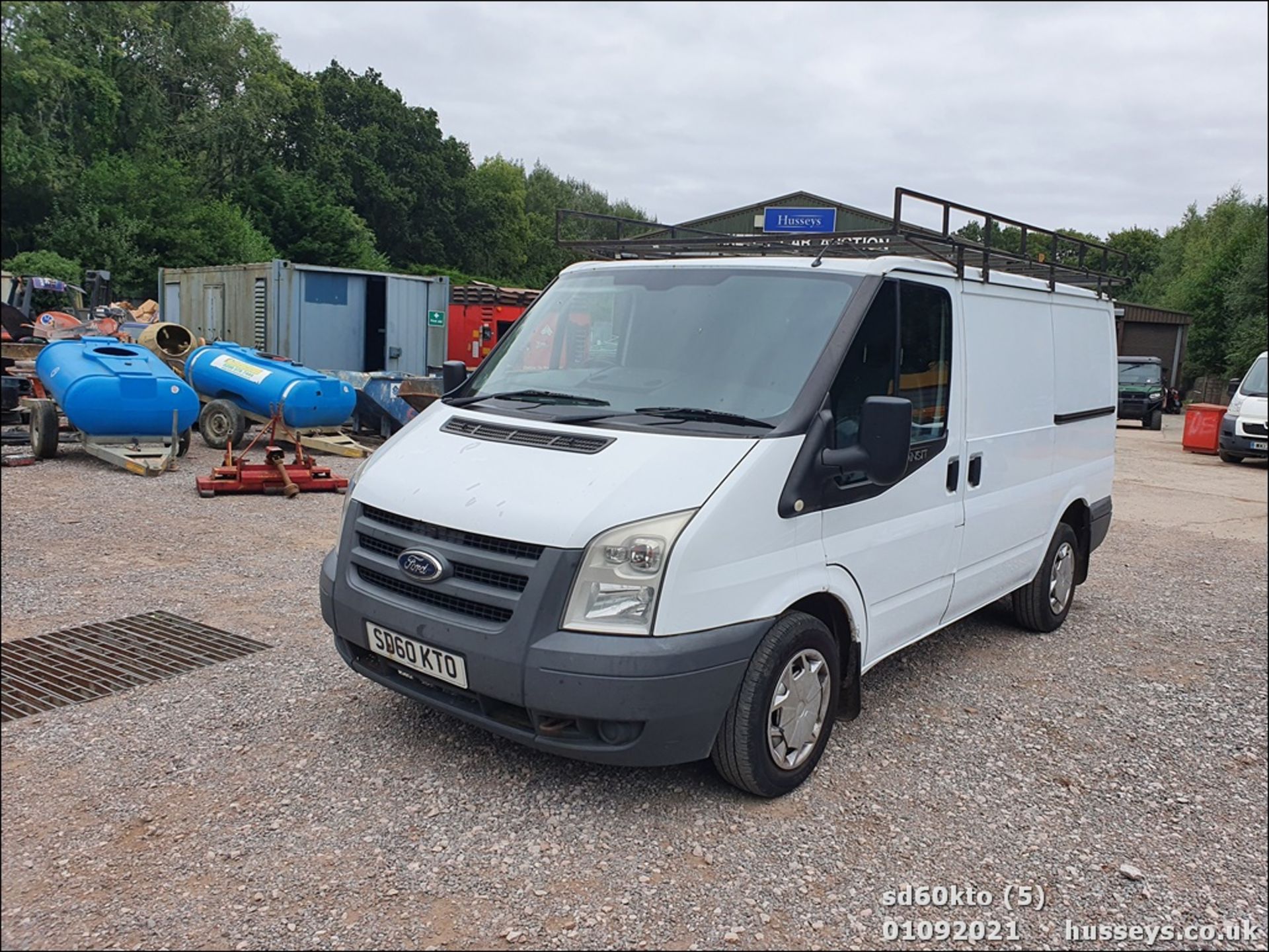 10/60 FORD TRANSIT 85 T260M FWD - 2198cc 5dr Van (White, 237k) - Image 11 of 23