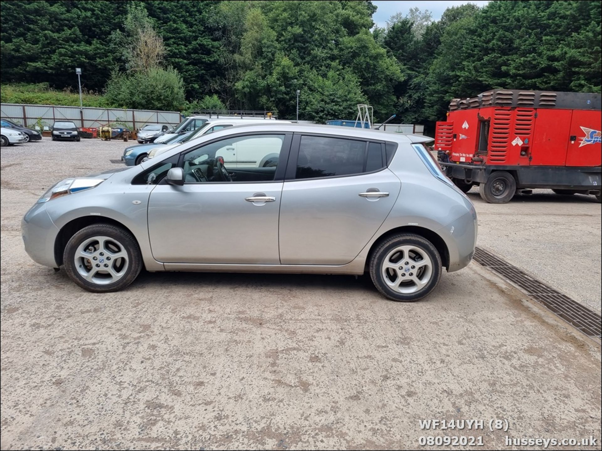 14/14 NISSAN LEAF ACENTA 5dr Hatchback (Silver, 18k) - Image 8 of 23