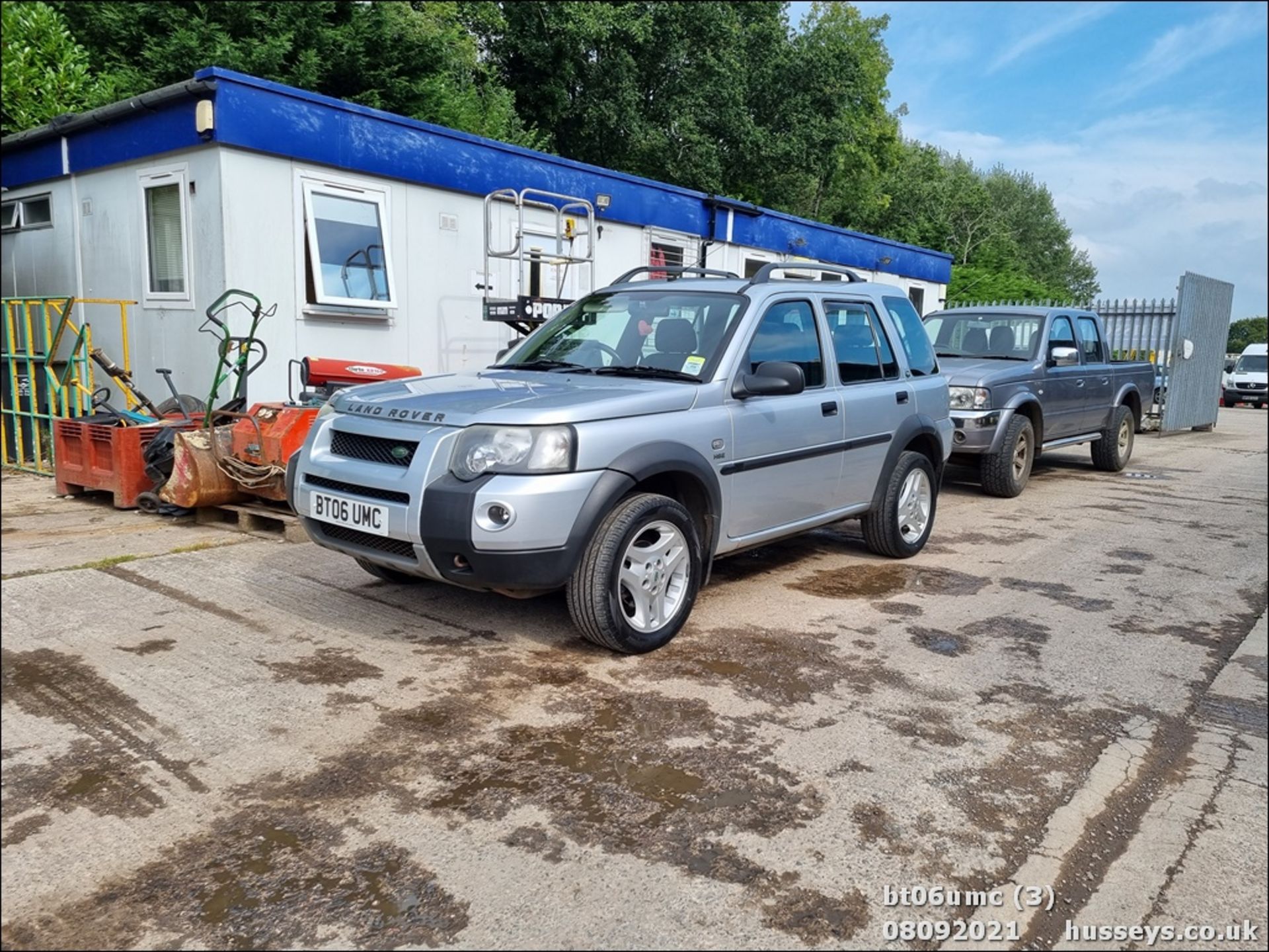 06/06 LAND ROVER FREELANDER HSE TD A - 1951cc 5dr Estate (Silver, 140k) - Image 3 of 20