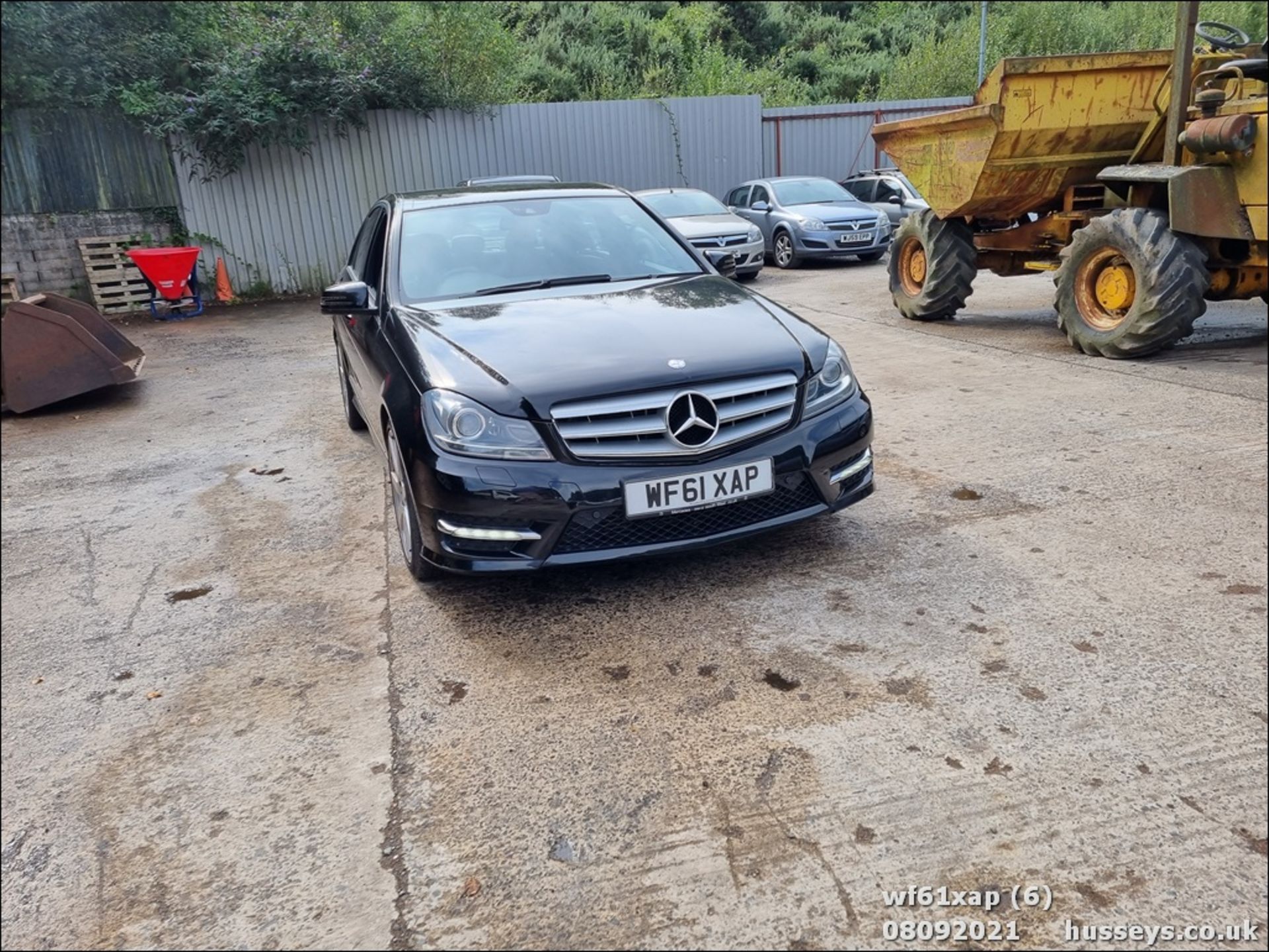 11/61 MERCEDES-BENZ C180 SPORT ED 125 BLUEEF- - 1796cc 4dr Saloon (Black, 48k) - Image 6 of 19