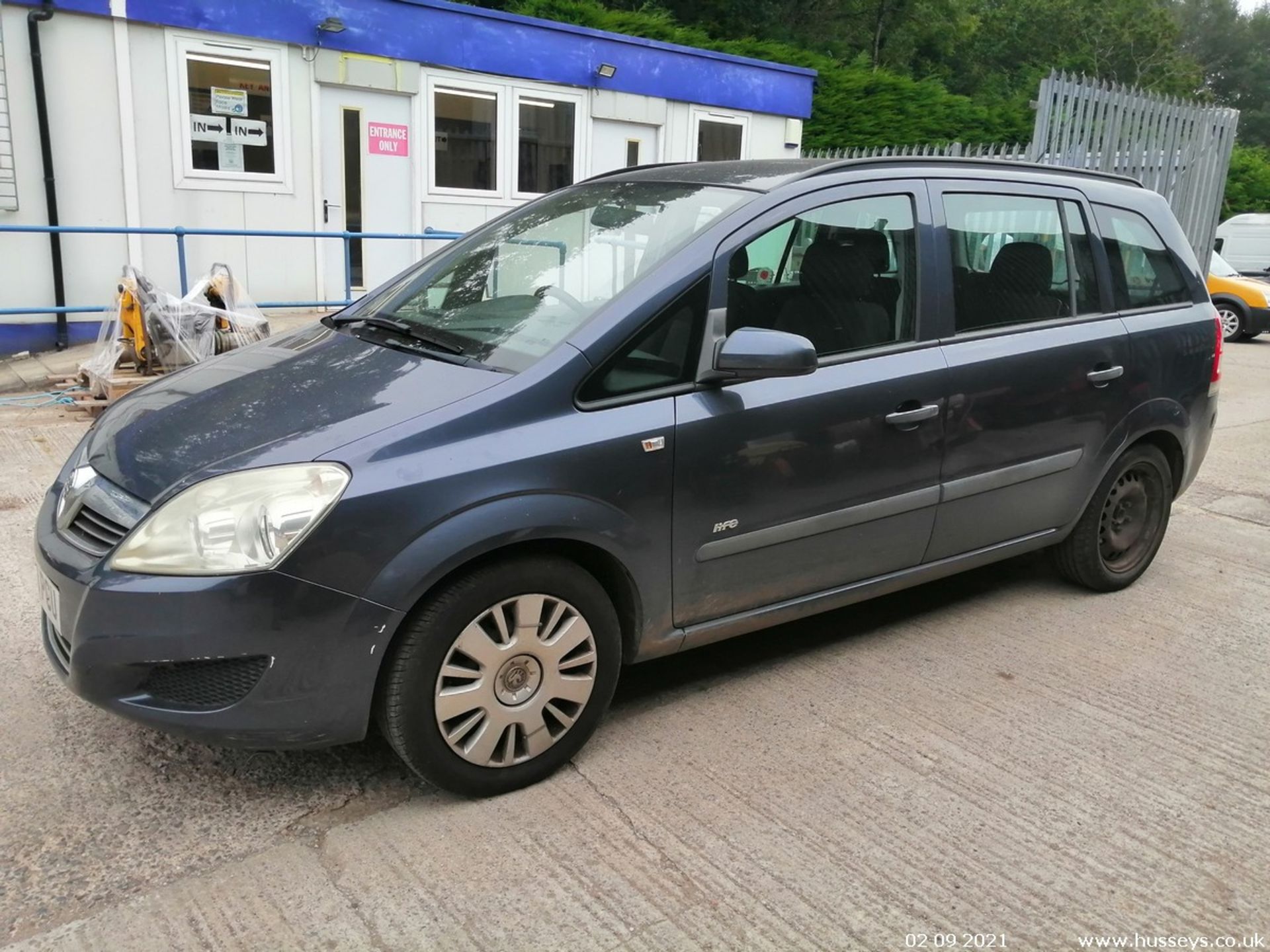 08/08 VAUXHALL ZAFIRA LIFE - 1598cc 5dr MPV (Blue) - Image 4 of 11