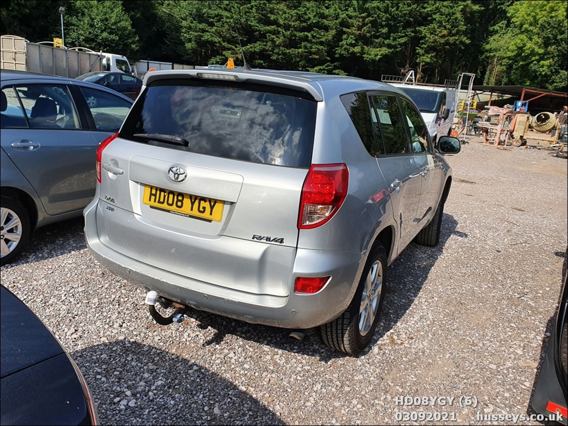 08/08 TOYOTA RAV4 XTR D-4D - 2231cc 5dr Estate (Silver, 117k) - Image 6 of 12