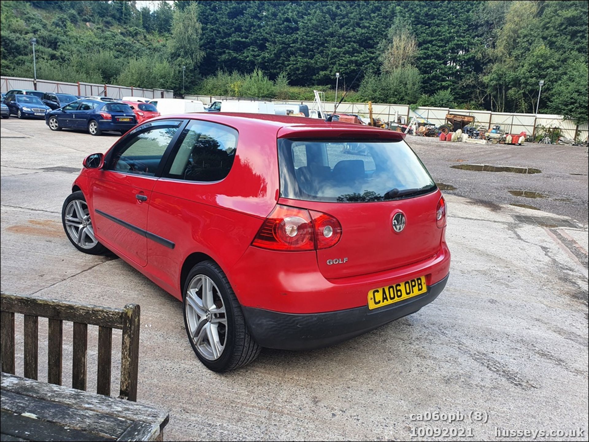 06/06 VOLKSWAGEN GOLF S - 1390cc 3dr Hatchback (Red, 131k) - Image 8 of 18