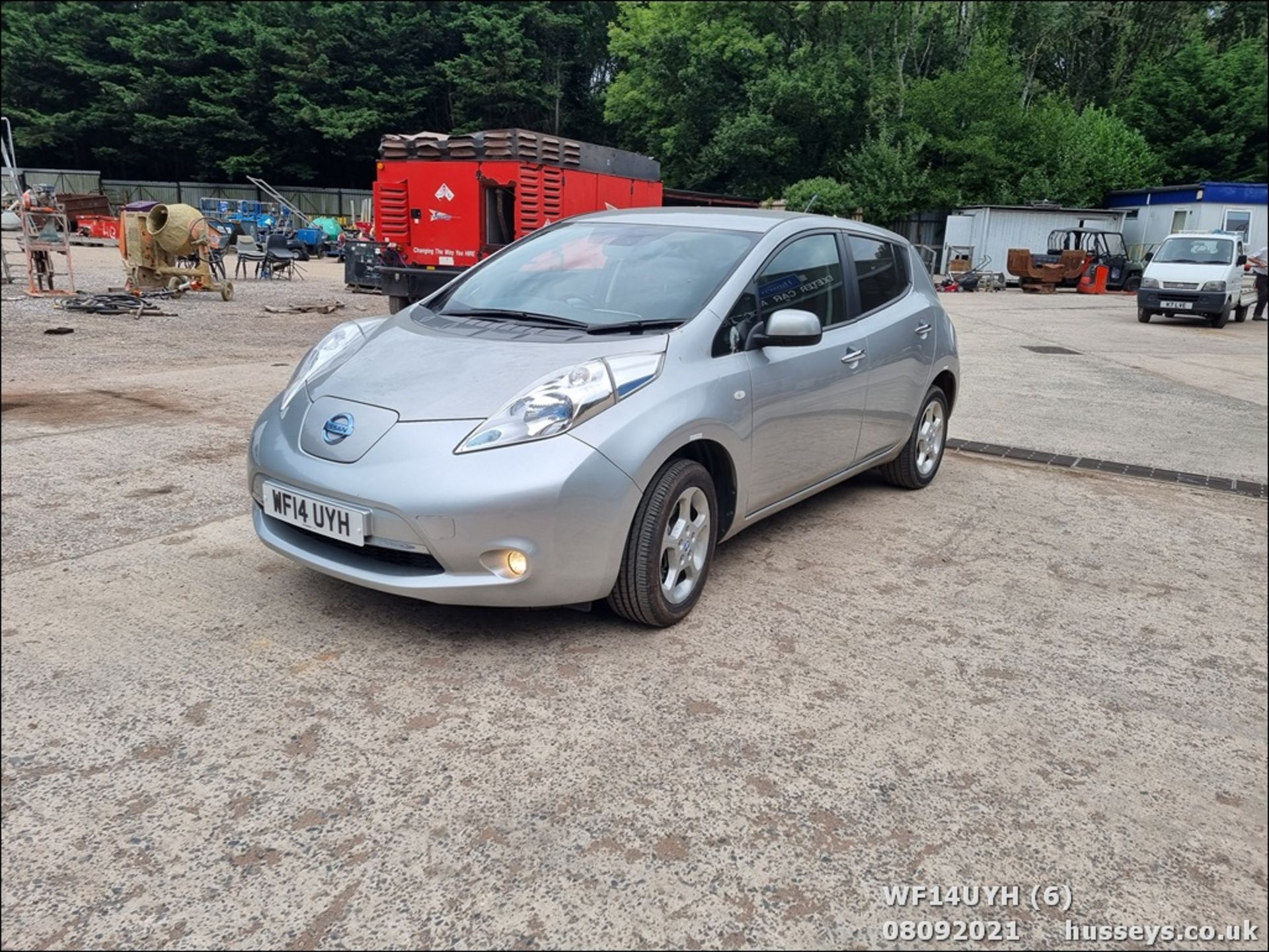 14/14 NISSAN LEAF ACENTA 5dr Hatchback (Silver, 18k) - Image 6 of 23