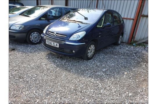 06/06 CITROEN XSARA PICASSO EXCL 92 - 1560cc 5dr MPV (Blue, 147k) - Image 4 of 17