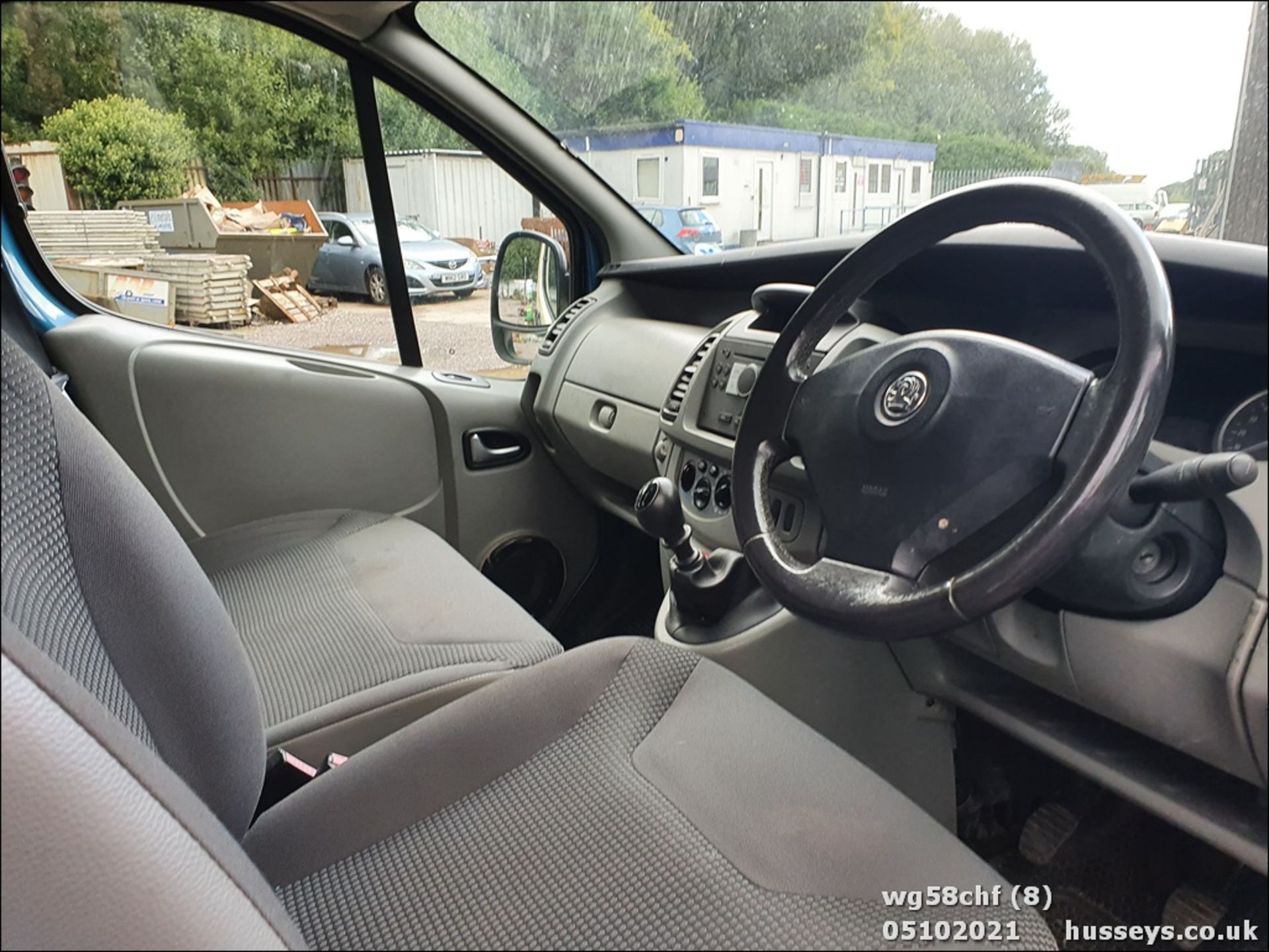 08/58 VAUXHALL VIVARO SPORTIVE CDTI SWB - 1995cc 5dr Van (Blue, 128k) - Image 8 of 17