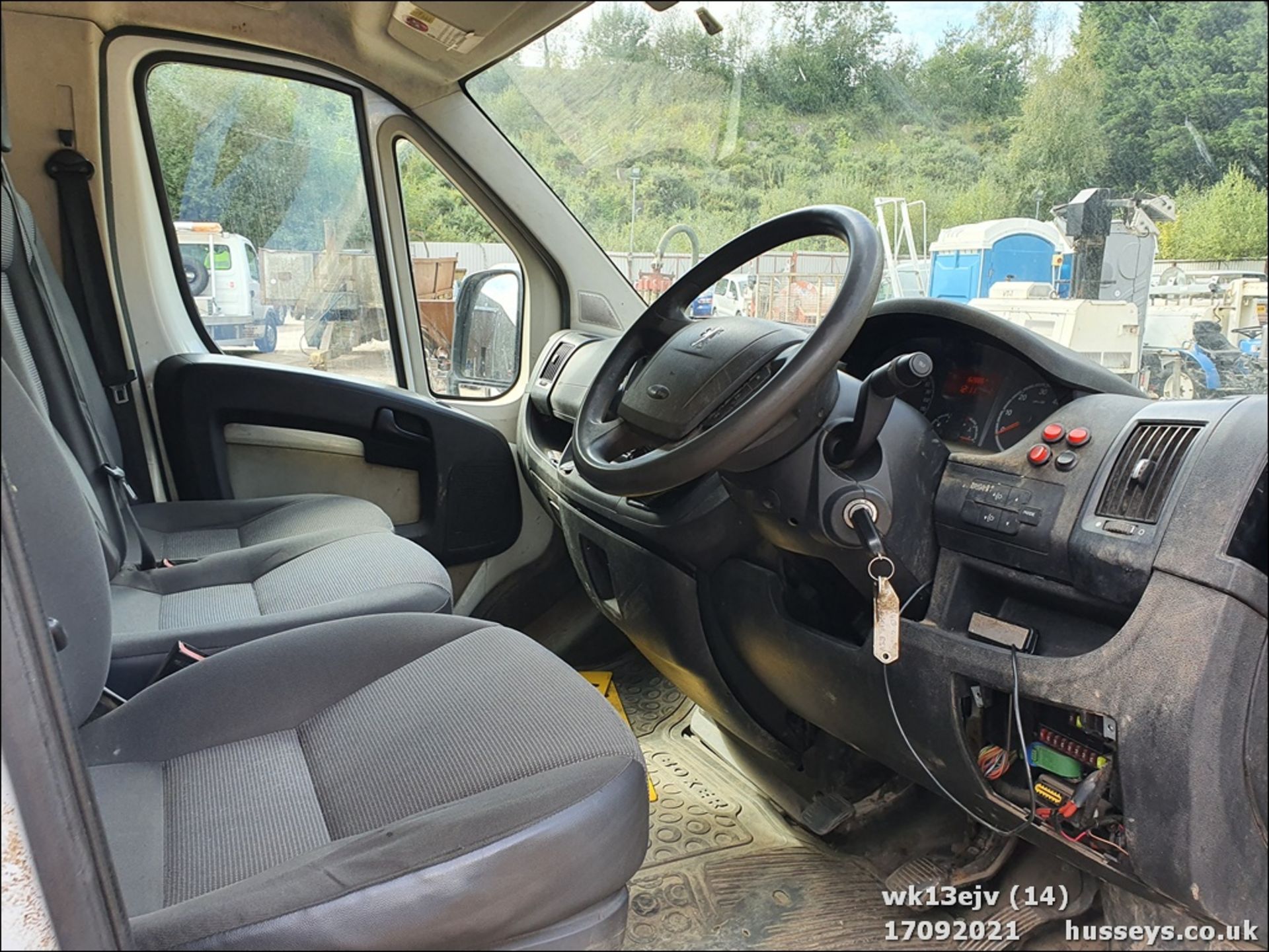 13/13 PEUGEOT BOXER 335 L2S HDI - 2198cc 2dr Tipper (White, 162k) - Image 15 of 23