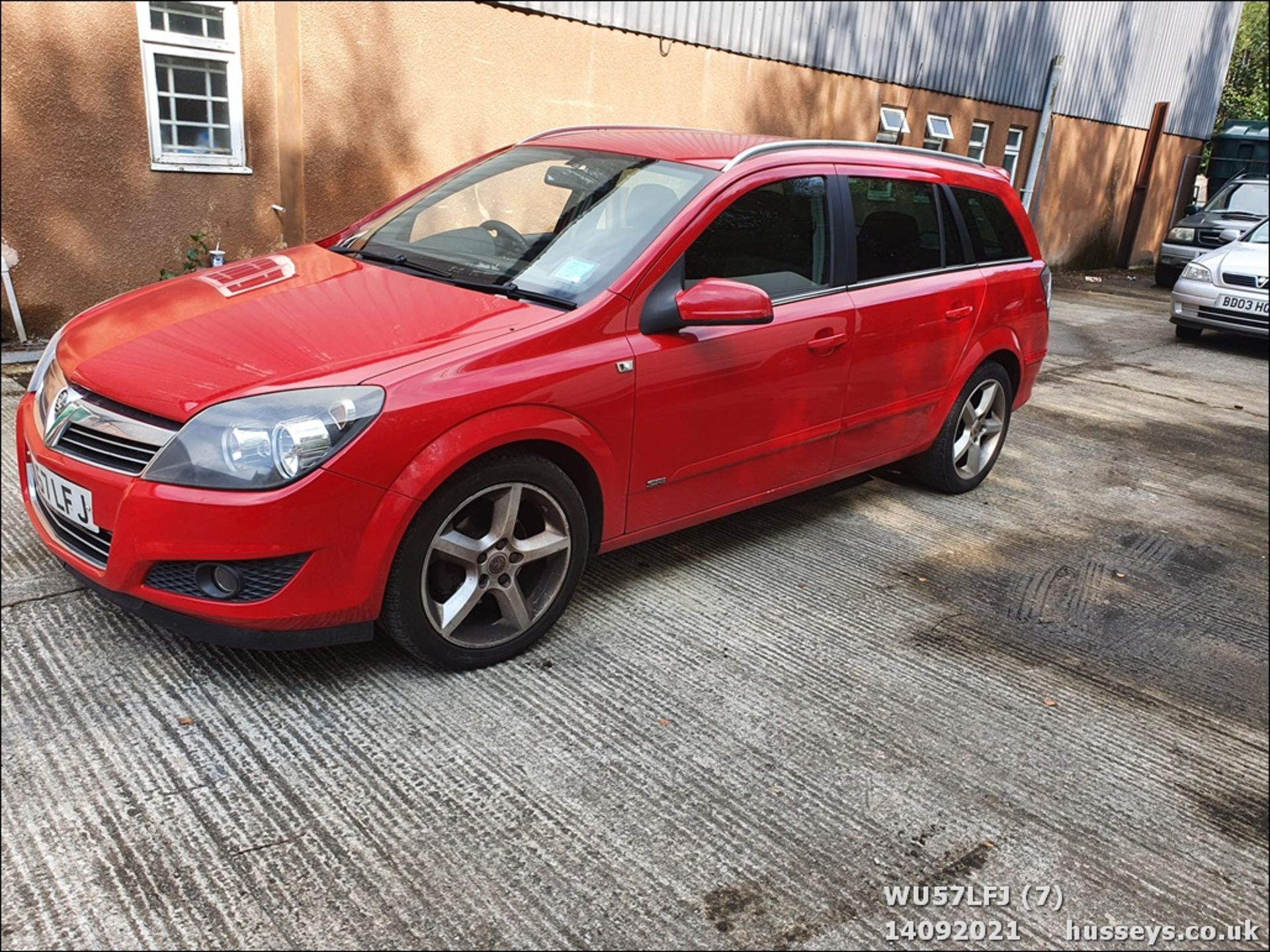 07/57 VAUXHALL ASTRA SRI CDTI 100 - 1686cc 5dr Estate (Red, 150k) - Image 7 of 17