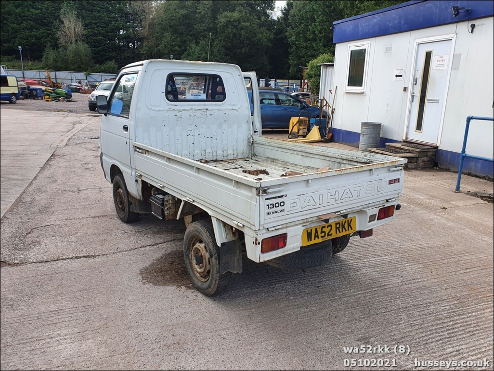 02/52 DAIHATSU HI-JET 1300 16V EFI - 1296cc 2dr Van (White) - Image 9 of 10