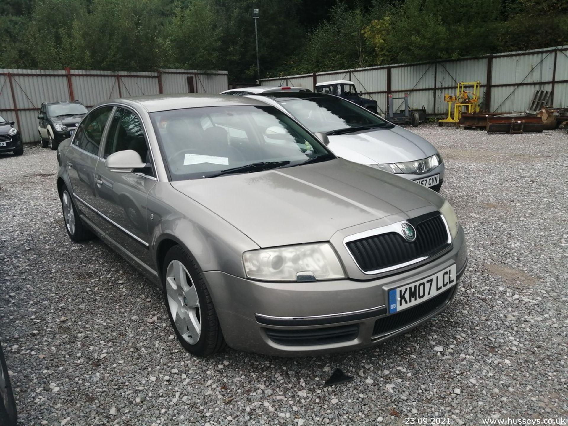 07/07 SKODA SUPERB ELEGANCE TDI - 1968cc 4dr Saloon (Beige, 130k) - Image 3 of 10