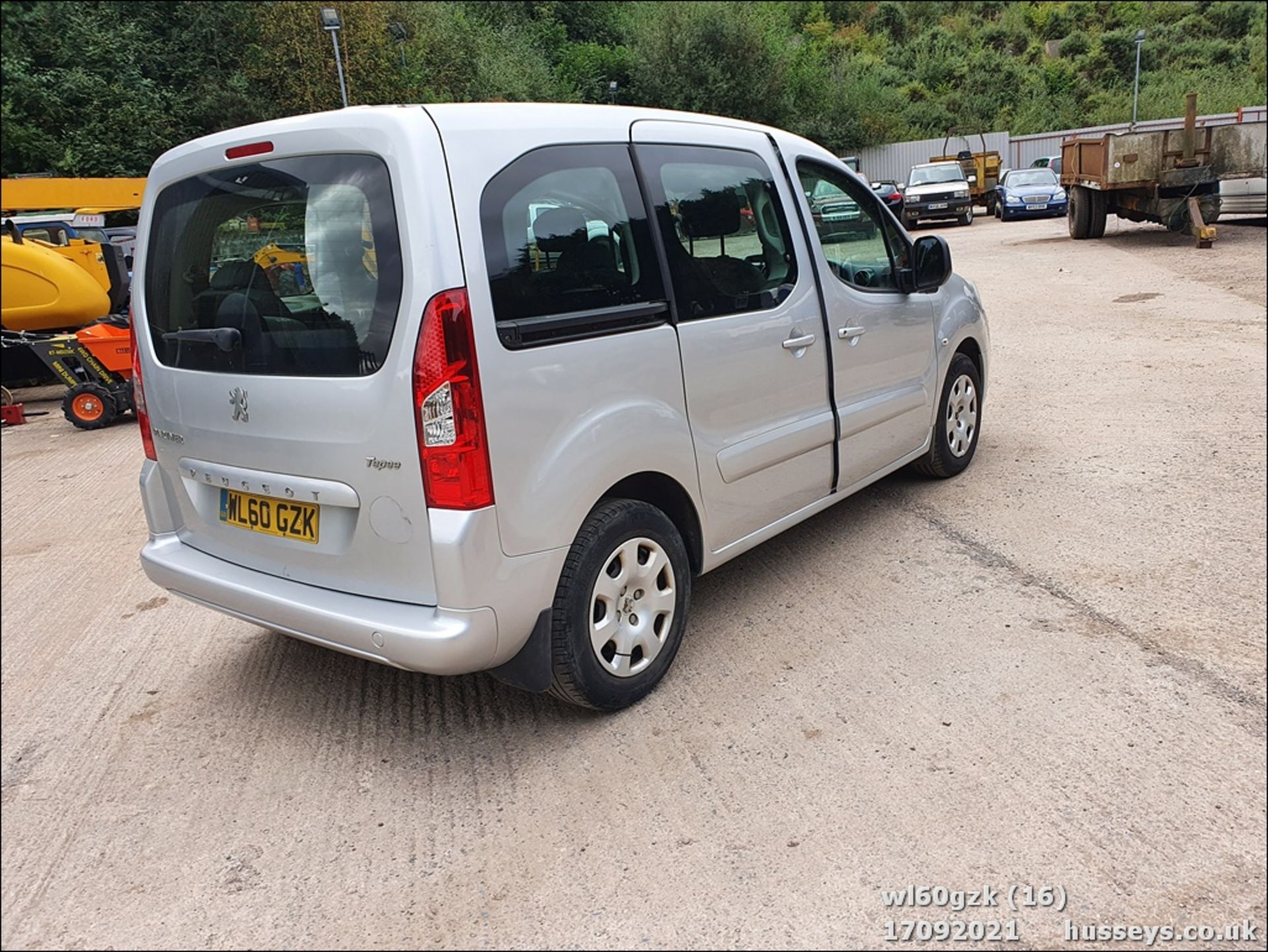 11/60 PEUGEOT PARTNER TEPEE S HDI 92 - 1560cc 5dr MPV (Silver, 89k) - Image 16 of 23