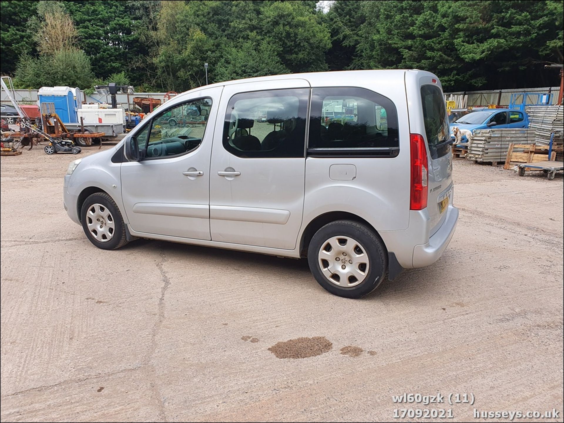 11/60 PEUGEOT PARTNER TEPEE S HDI 92 - 1560cc 5dr MPV (Silver, 89k) - Image 11 of 23