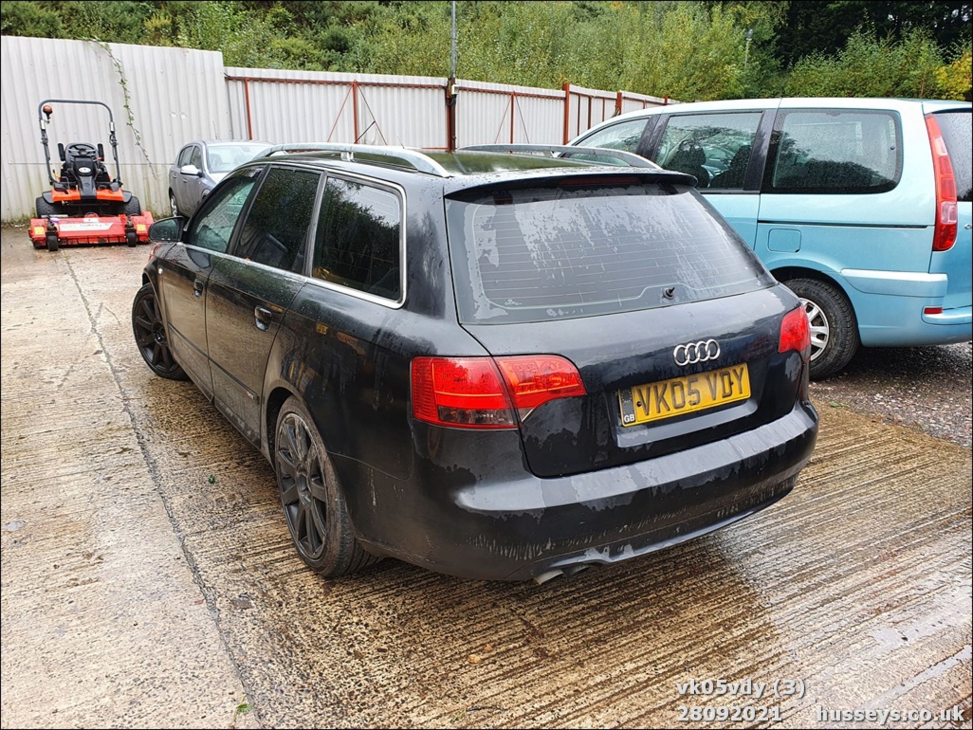 05/05 AUDI A4 S LINE TDI - 1986cc 5dr Estate (Black) - Image 2 of 13