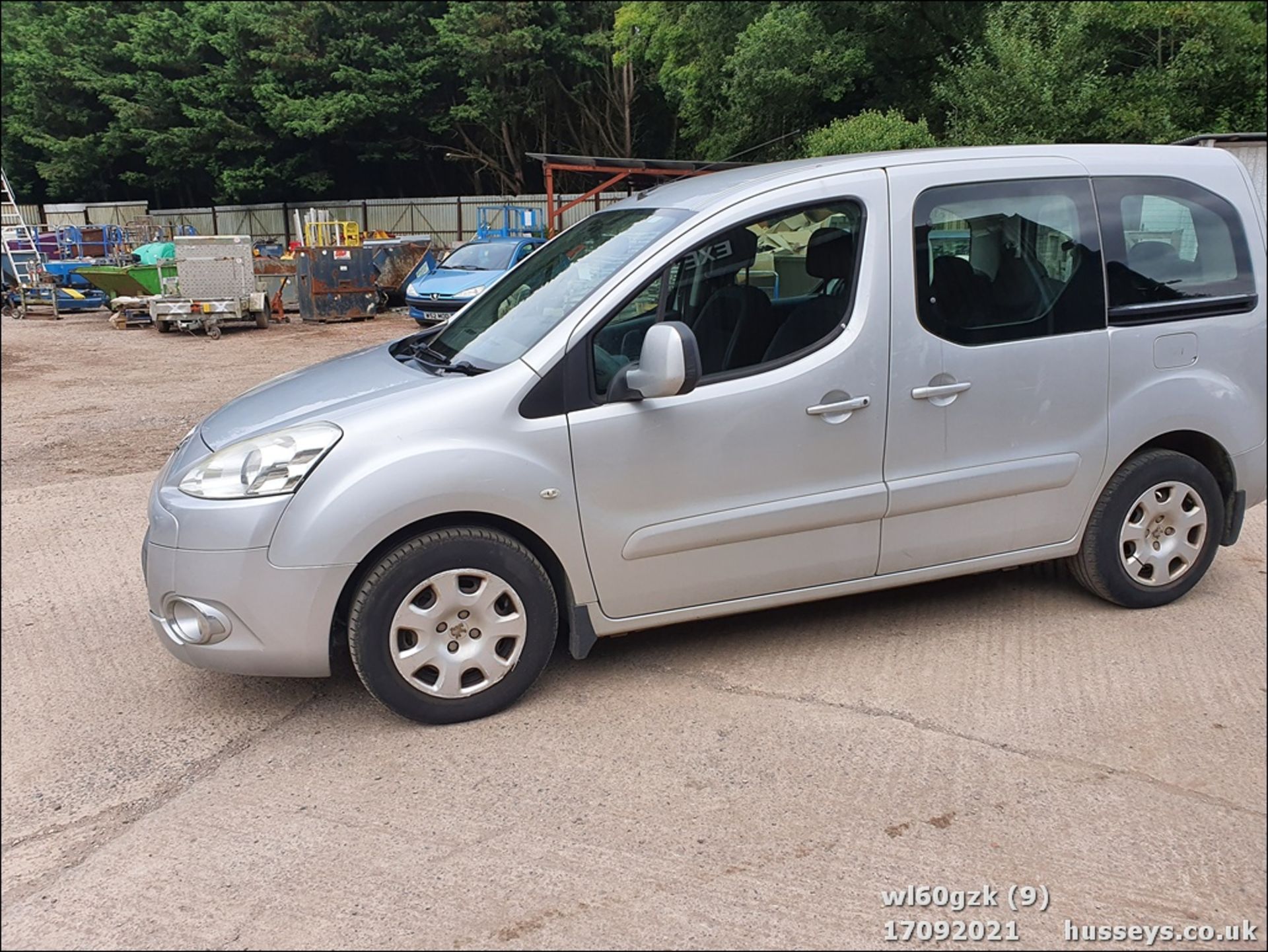 11/60 PEUGEOT PARTNER TEPEE S HDI 92 - 1560cc 5dr MPV (Silver, 89k) - Image 9 of 23