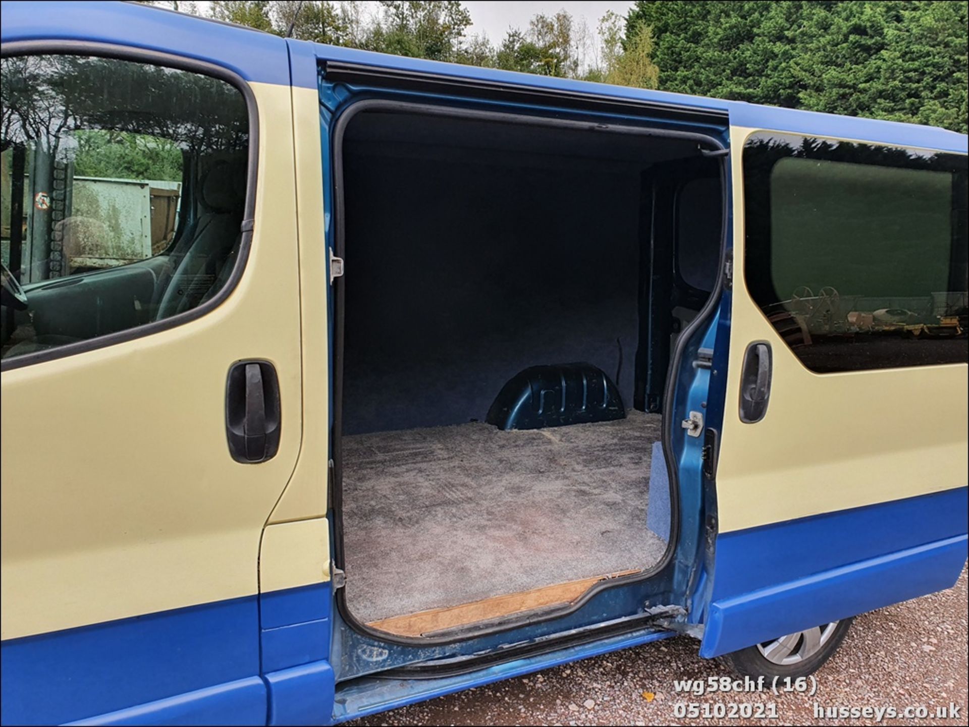 08/58 VAUXHALL VIVARO SPORTIVE CDTI SWB - 1995cc 5dr Van (Blue, 128k) - Image 17 of 17