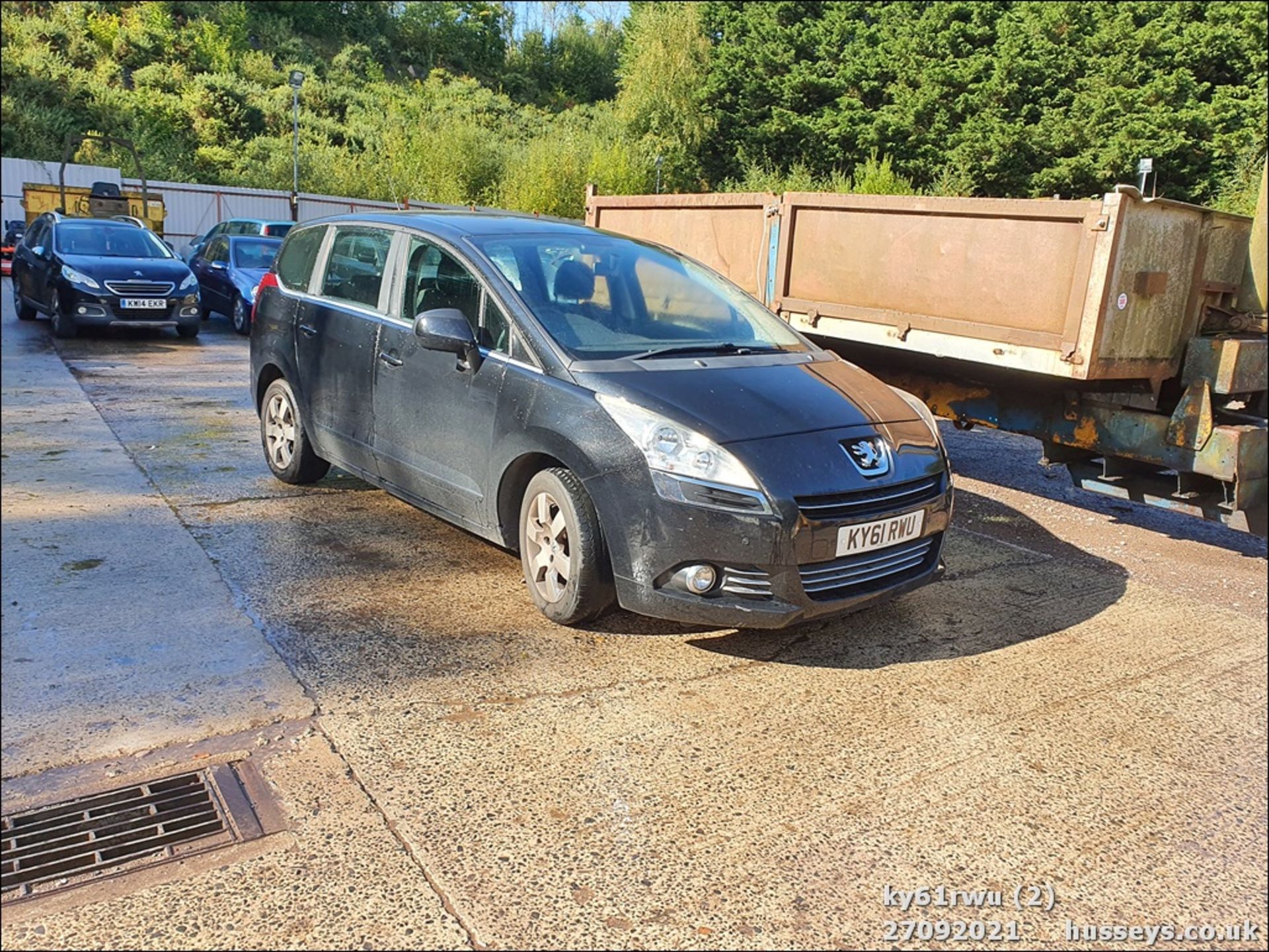 11/61 PEUGEOT 5008 SPORT E-HDI S-A - 1560cc 5dr MPV (Black, 98k) - Image 2 of 19