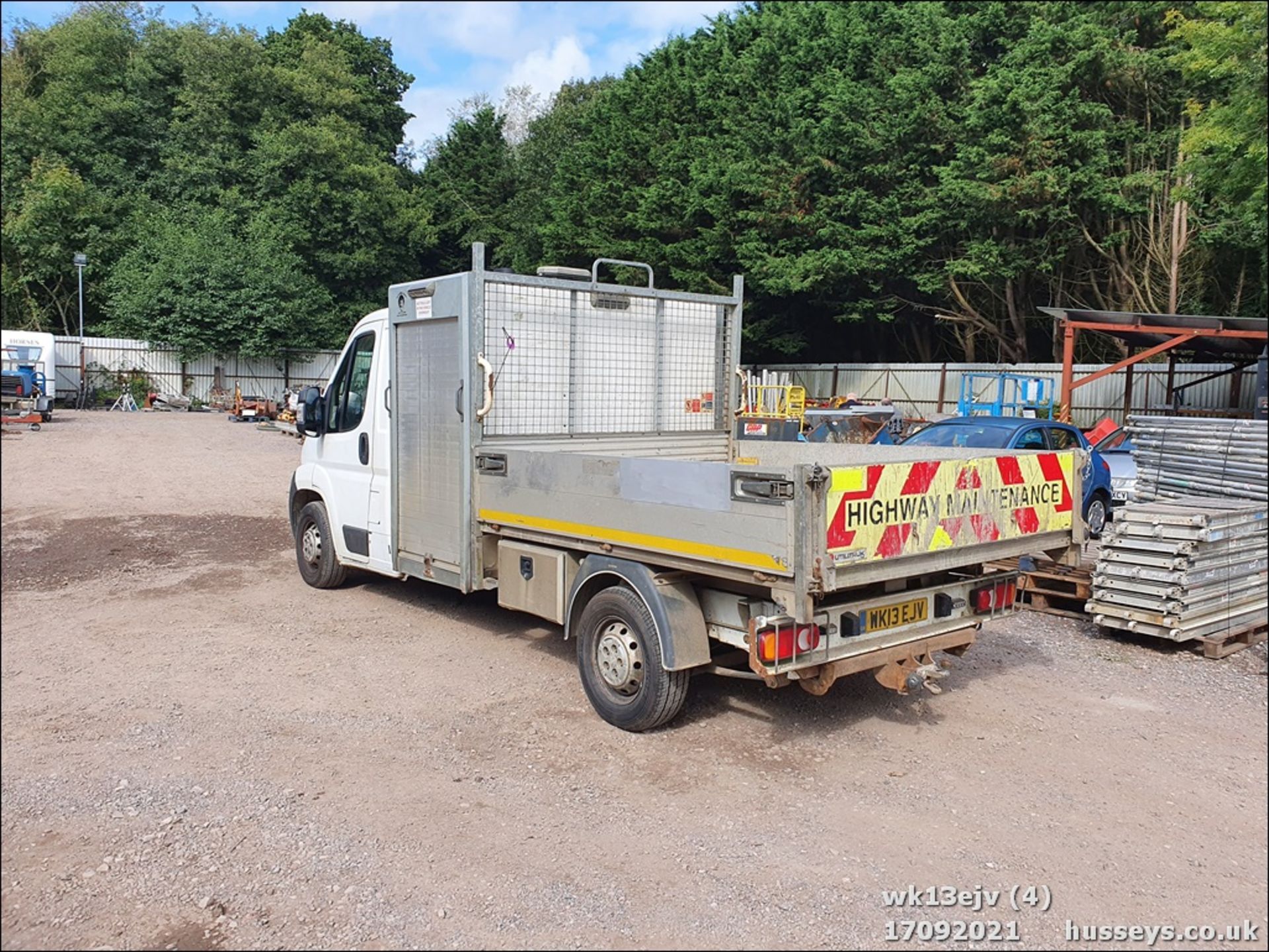 13/13 PEUGEOT BOXER 335 L2S HDI - 2198cc 2dr Tipper (White, 162k) - Image 5 of 23