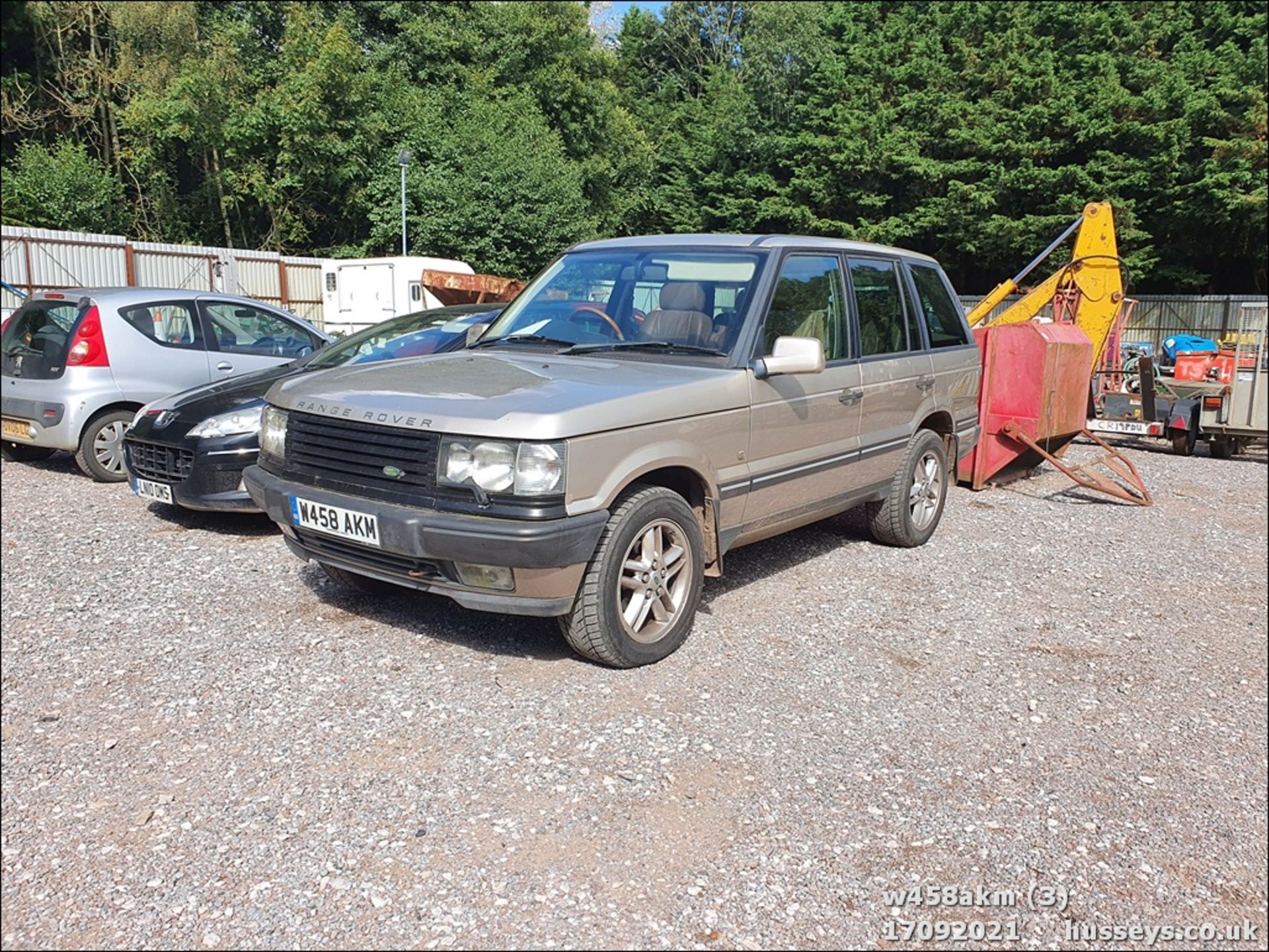 2000 LAND ROVER RANGE ROVER - 4554cc 5dr 4x4 (Gold, 119k) - Image 6 of 16