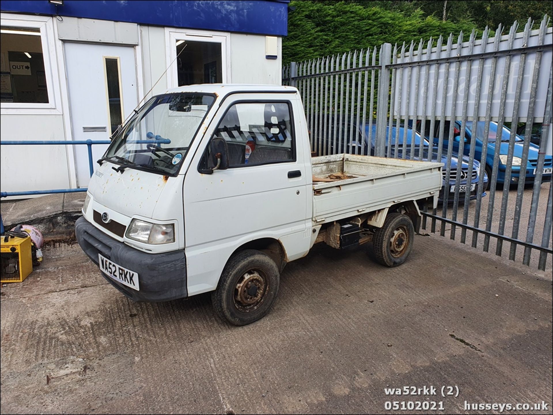 02/52 DAIHATSU HI-JET 1300 16V EFI - 1296cc 2dr Van (White) - Image 3 of 10