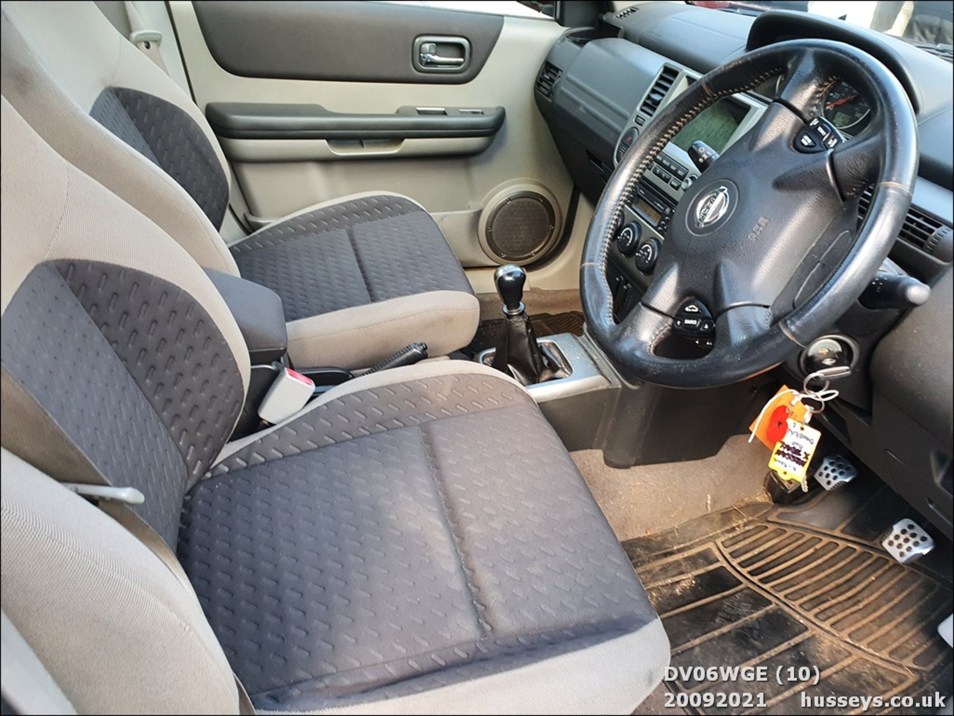 06/06 NISSAN X-TRAIL COLUMBIA DCI - 2184cc 5dr Estate (Red) - Image 10 of 14