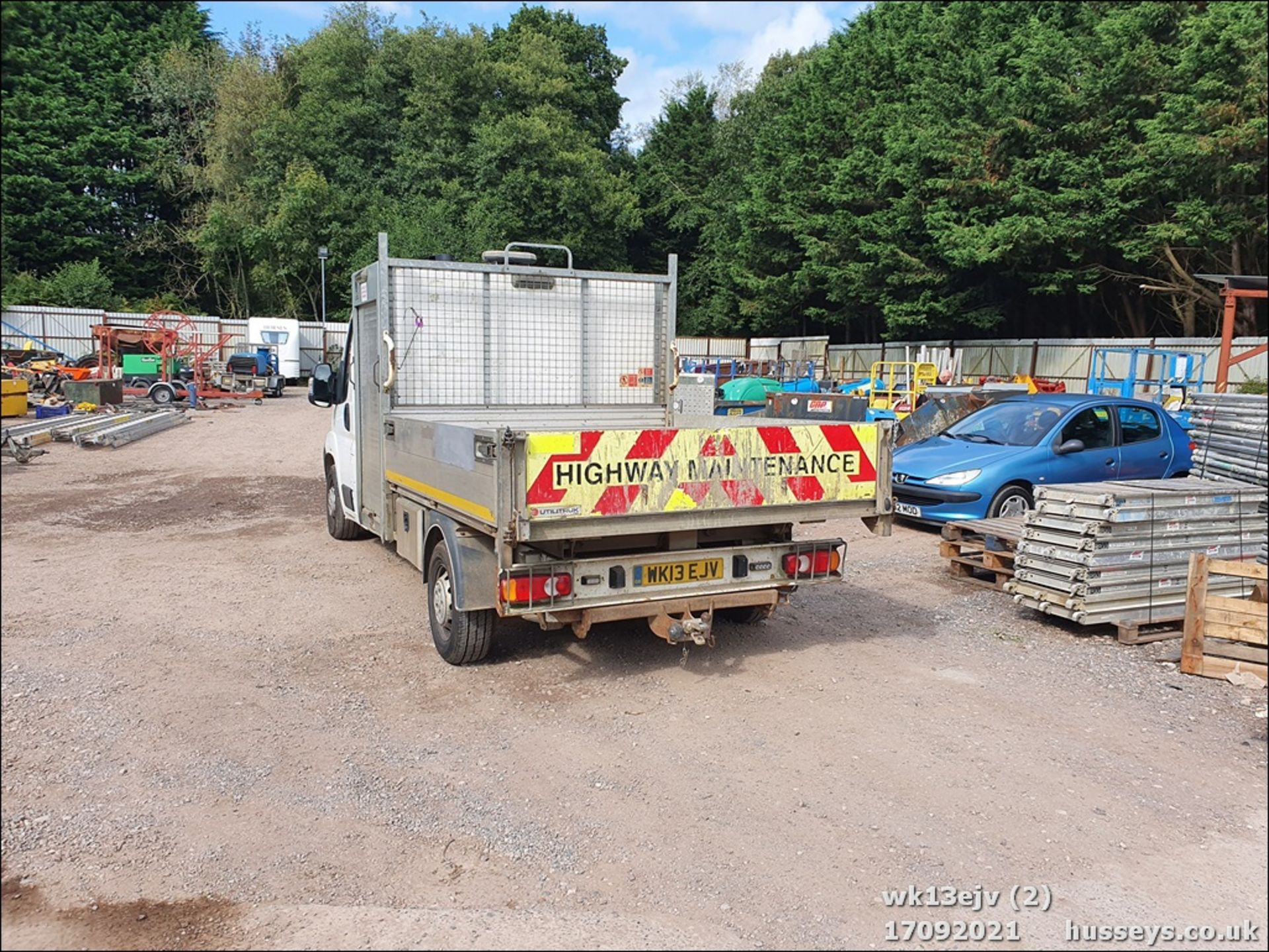 13/13 PEUGEOT BOXER 335 L2S HDI - 2198cc 2dr Tipper (White, 162k) - Image 2 of 23