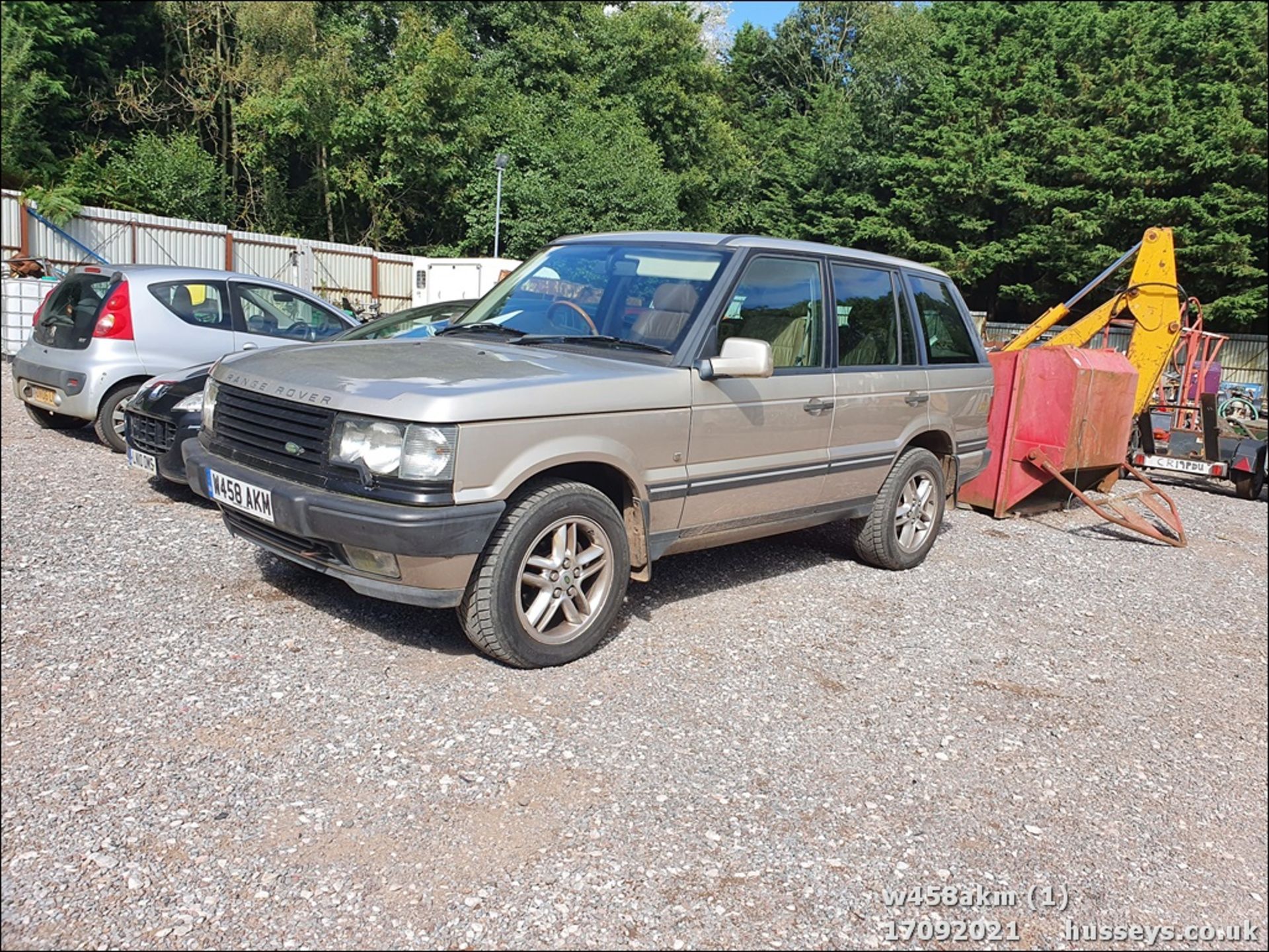 2000 LAND ROVER RANGE ROVER - 4554cc 5dr 4x4 (Gold, 119k) - Image 3 of 16