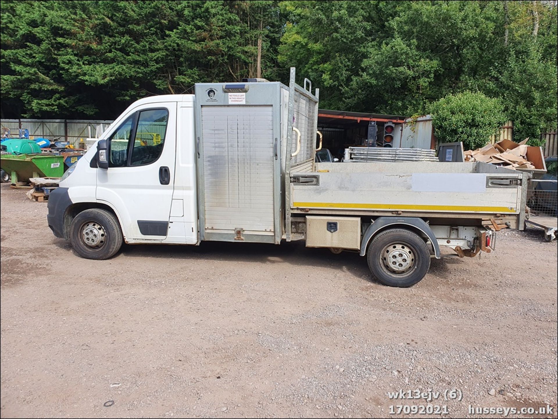 13/13 PEUGEOT BOXER 335 L2S HDI - 2198cc 2dr Tipper (White, 162k) - Image 7 of 23