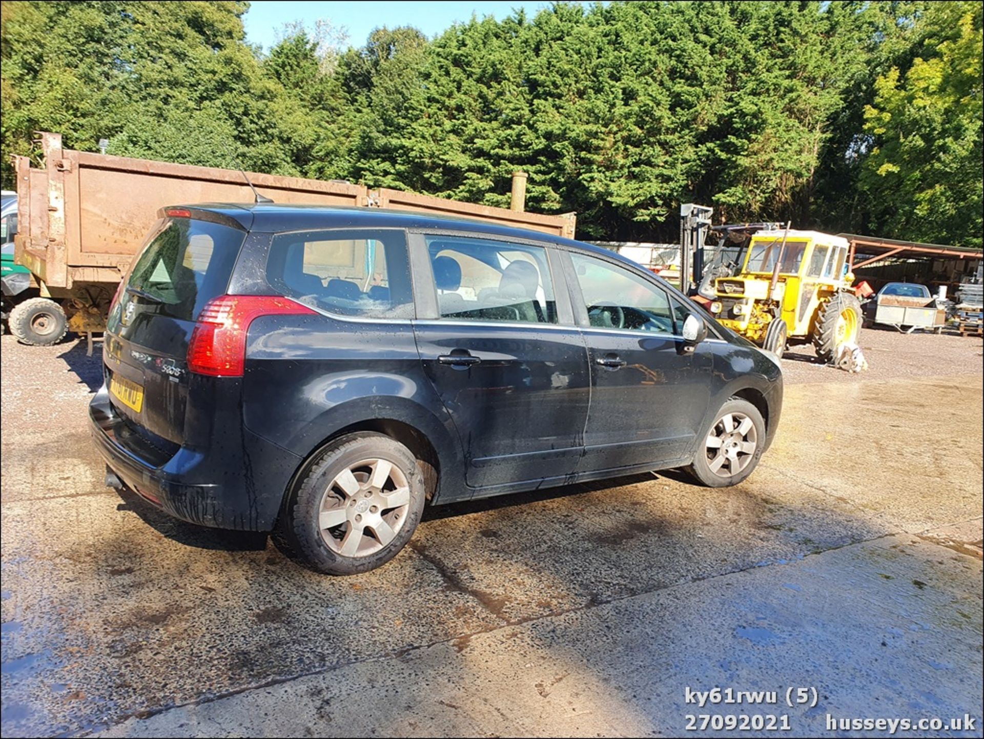 11/61 PEUGEOT 5008 SPORT E-HDI S-A - 1560cc 5dr MPV (Black, 98k) - Image 5 of 19