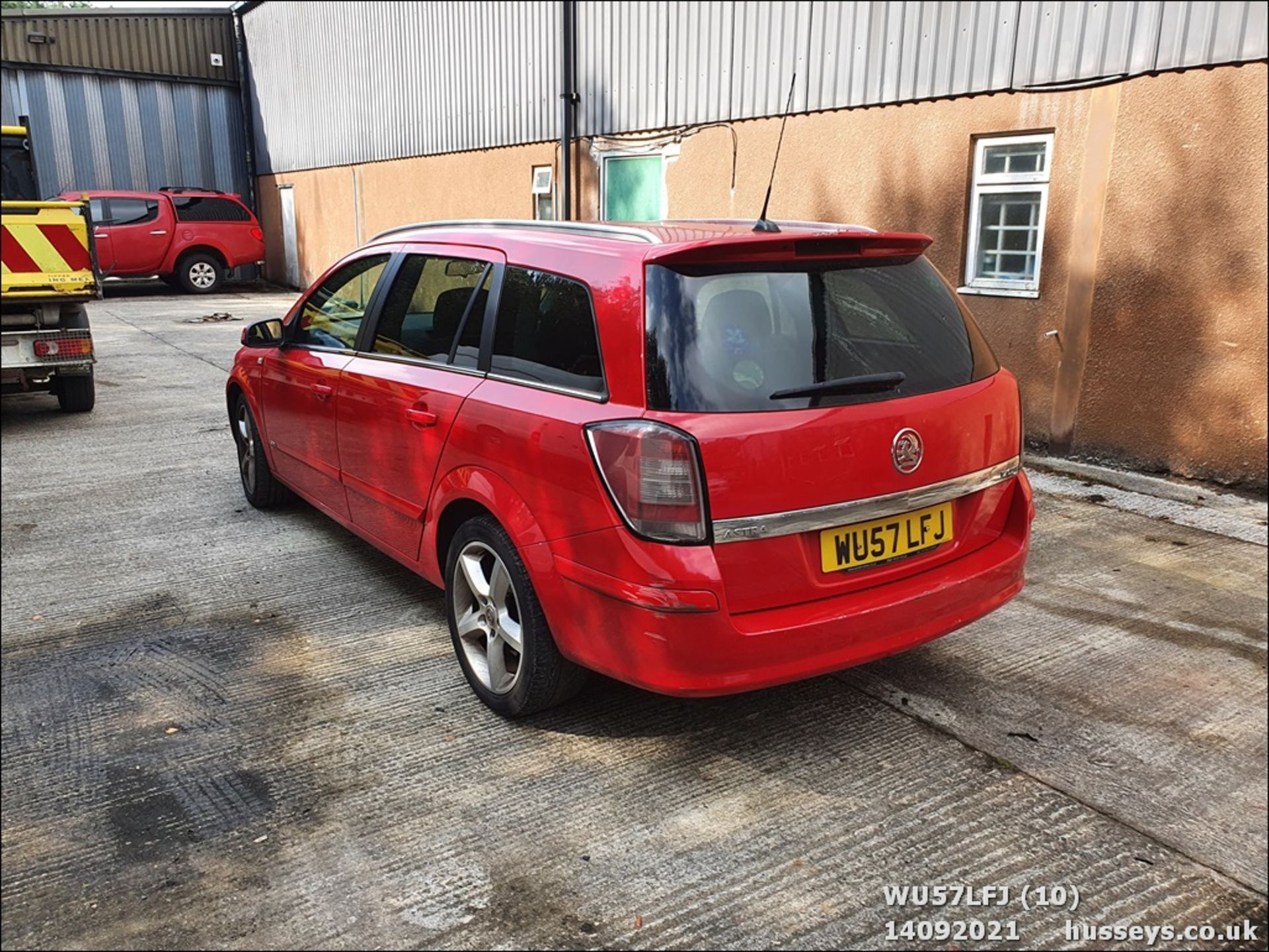 07/57 VAUXHALL ASTRA SRI CDTI 100 - 1686cc 5dr Estate (Red, 150k) - Image 10 of 17