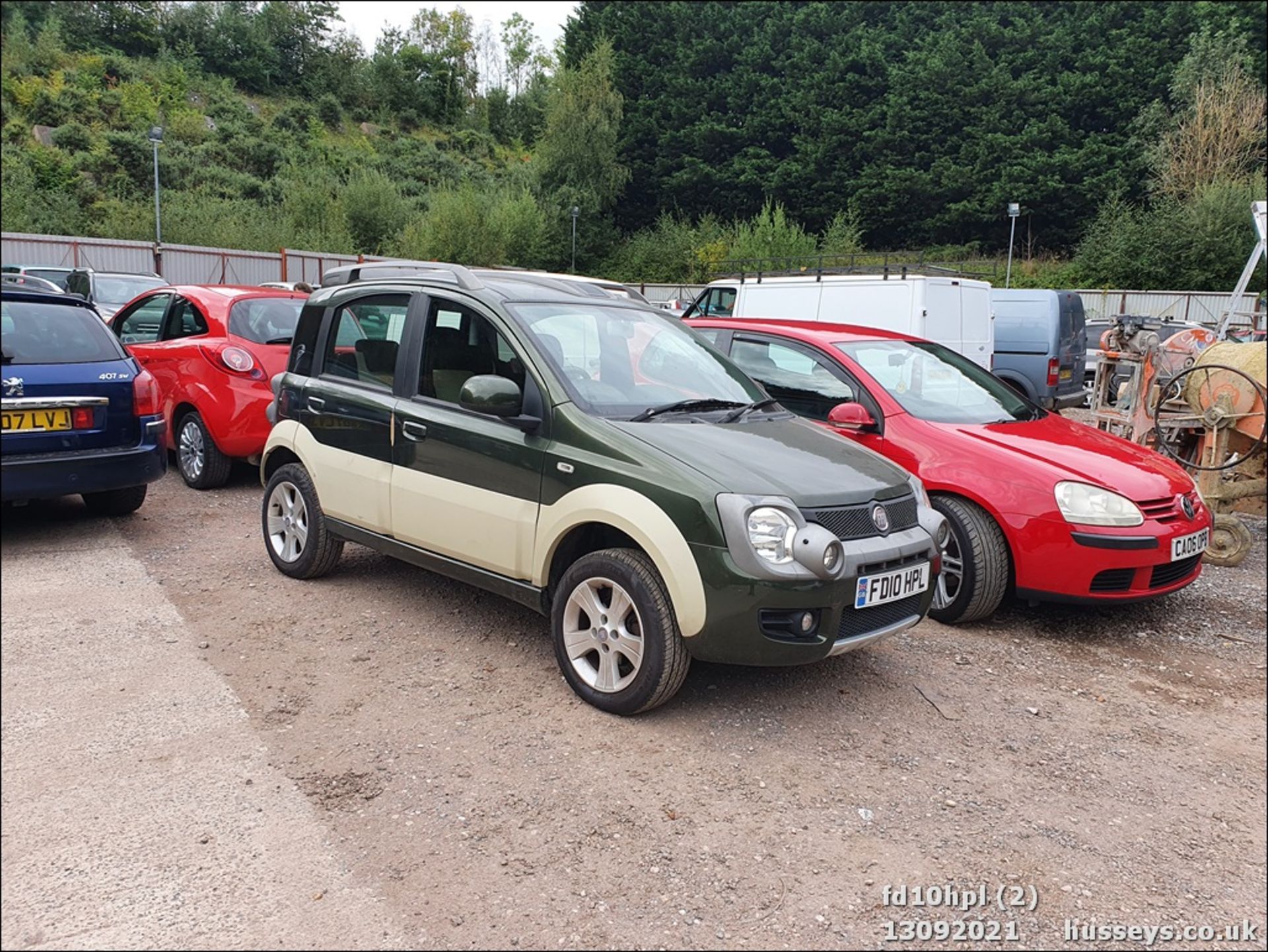 10/10 FIAT PANDA CROSS M-JET 4X4 - 1248cc 5dr Hatchback (Green, 58k) - Image 2 of 15