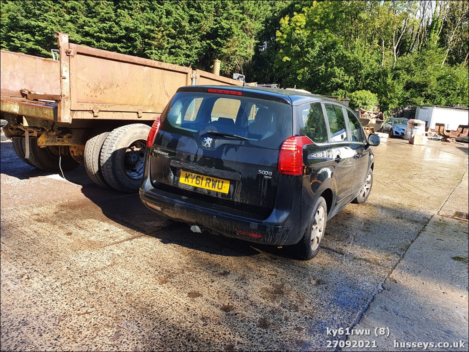 11/61 PEUGEOT 5008 SPORT E-HDI S-A - 1560cc 5dr MPV (Black, 98k) - Image 8 of 19