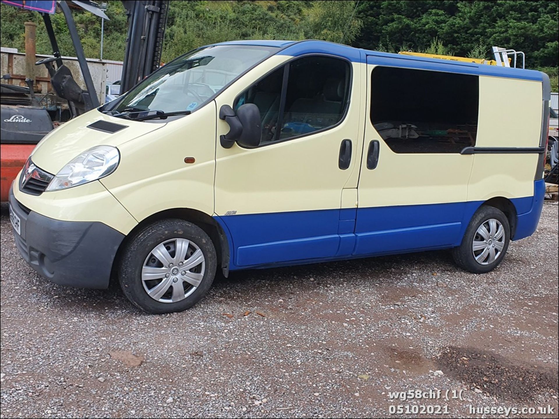 08/58 VAUXHALL VIVARO SPORTIVE CDTI SWB - 1995cc 5dr Van (Blue, 128k)