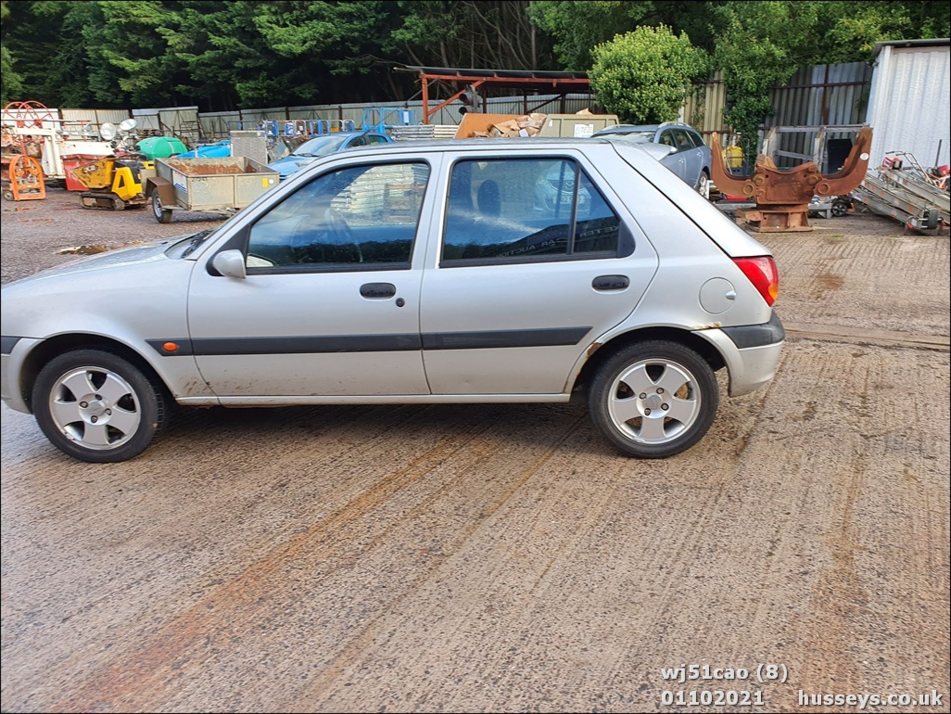 02/51 FORD FIESTA FREESTYLE - 1242cc 5dr Hatchback (Silver, 60k) - Image 8 of 17