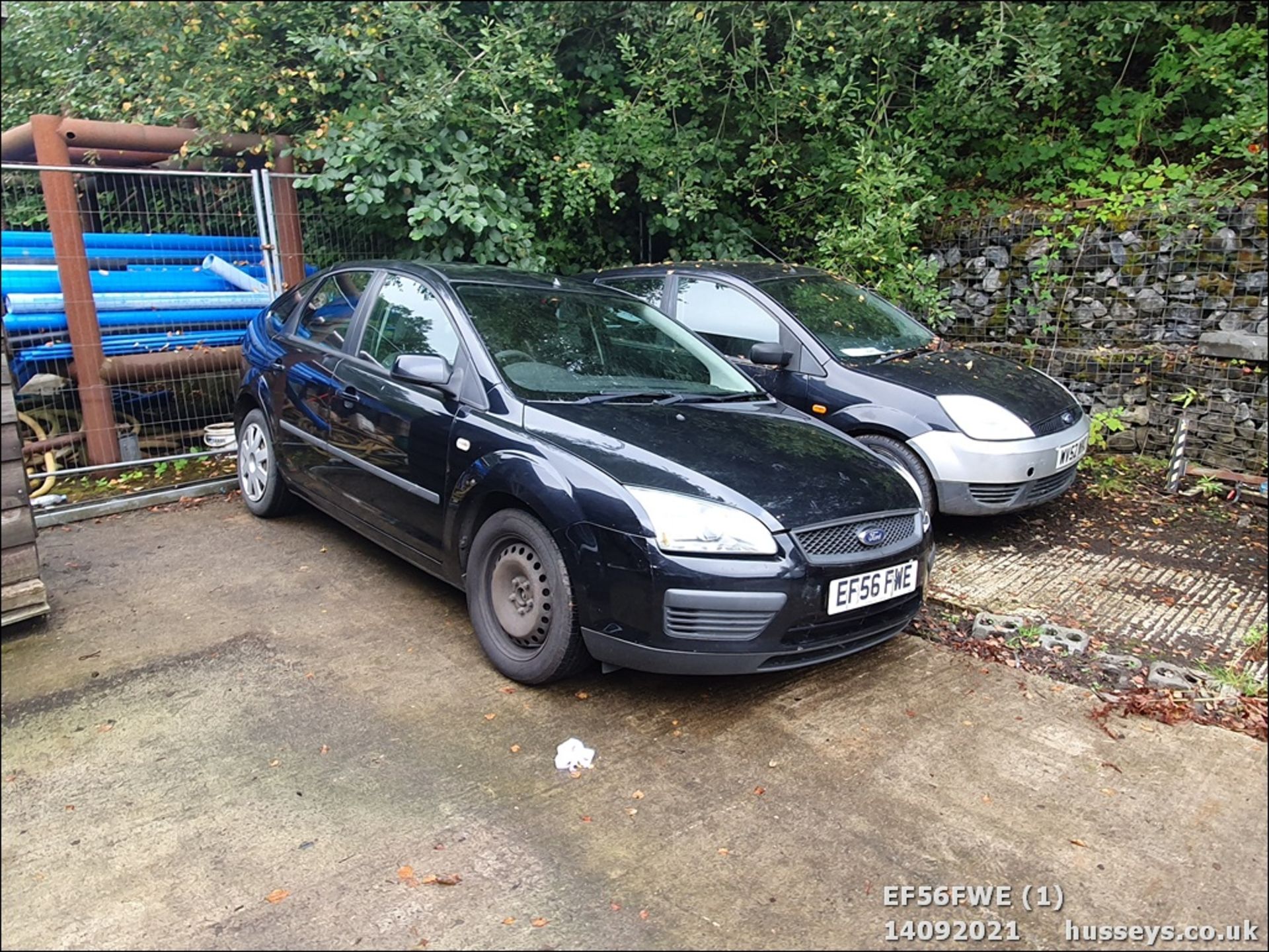 06/56 FORD FOCUS LX - 1596cc 5dr Hatchback (Black, 136k) - Image 3 of 14