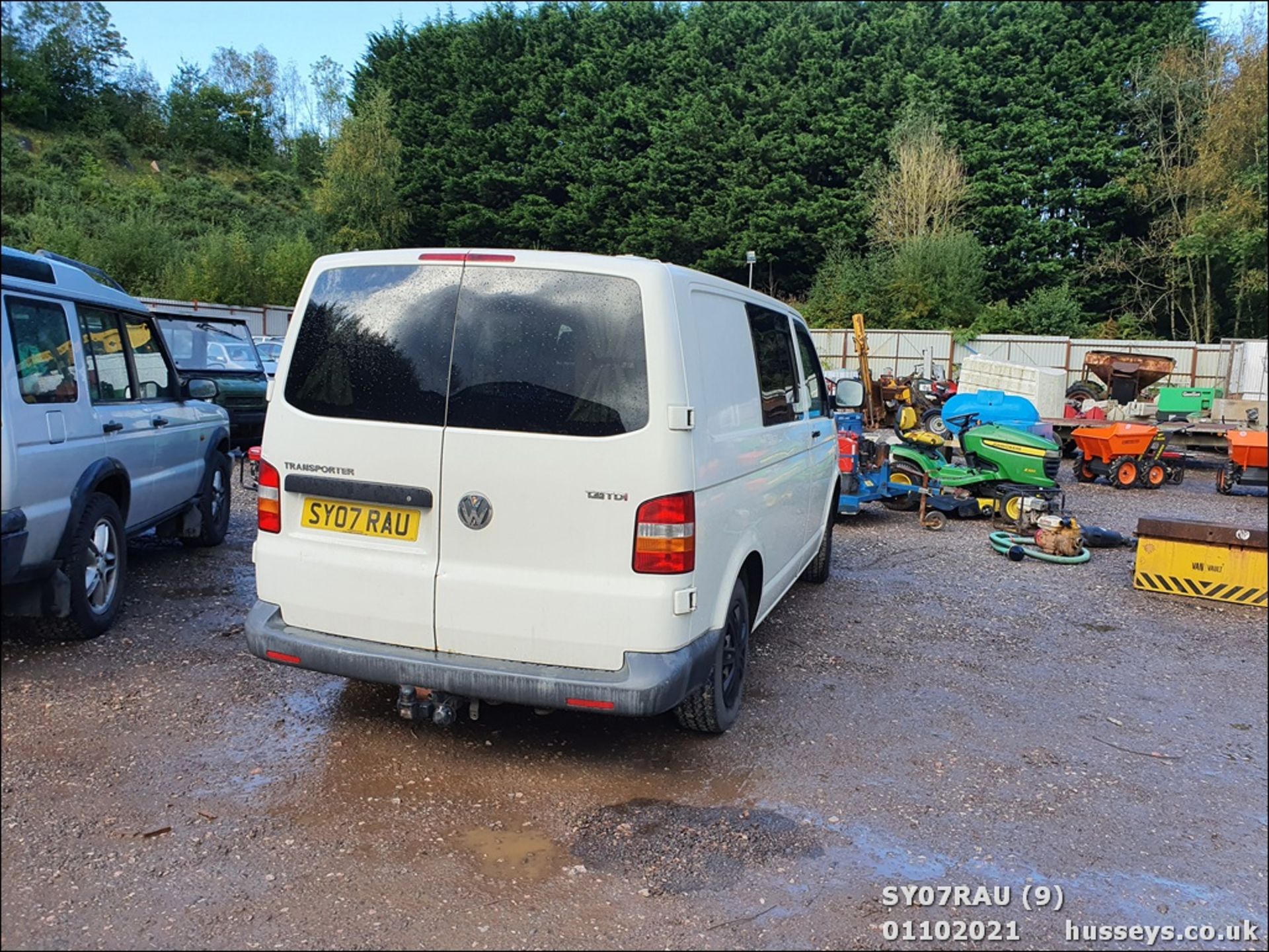 07/07 VOLKSWAGEN TRANSPORTER T28 102 TDI SWB - 1896cc 5dr Van (White, 120k) - Image 9 of 20