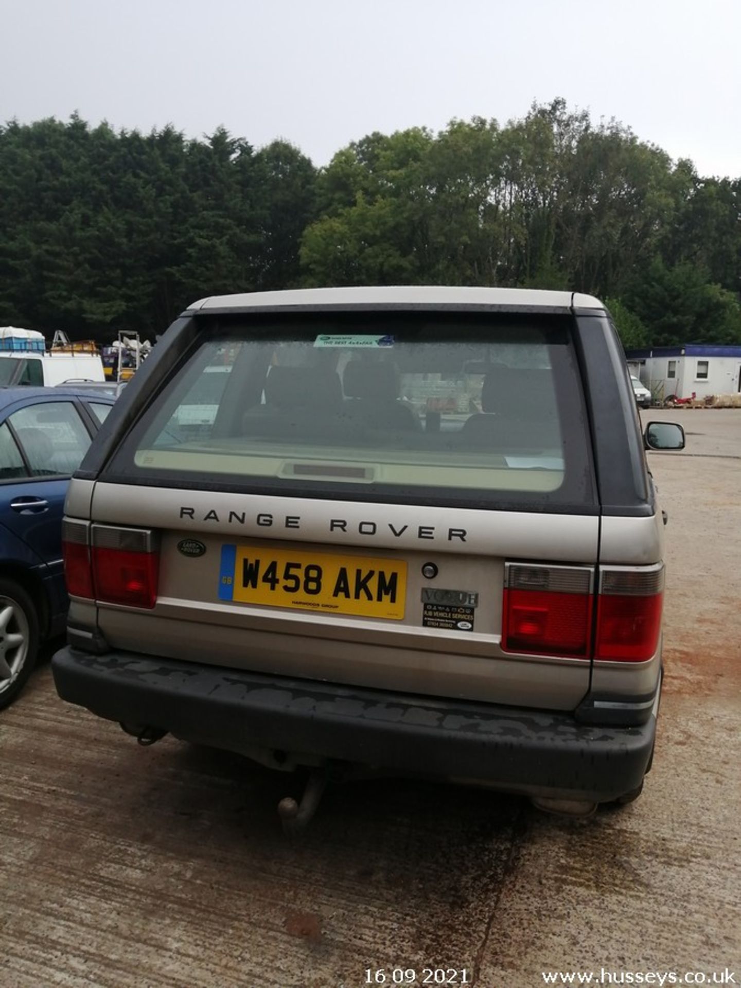 2000 LAND ROVER RANGE ROVER - 4554cc 5dr 4x4 (Gold, 119k) - Image 10 of 16