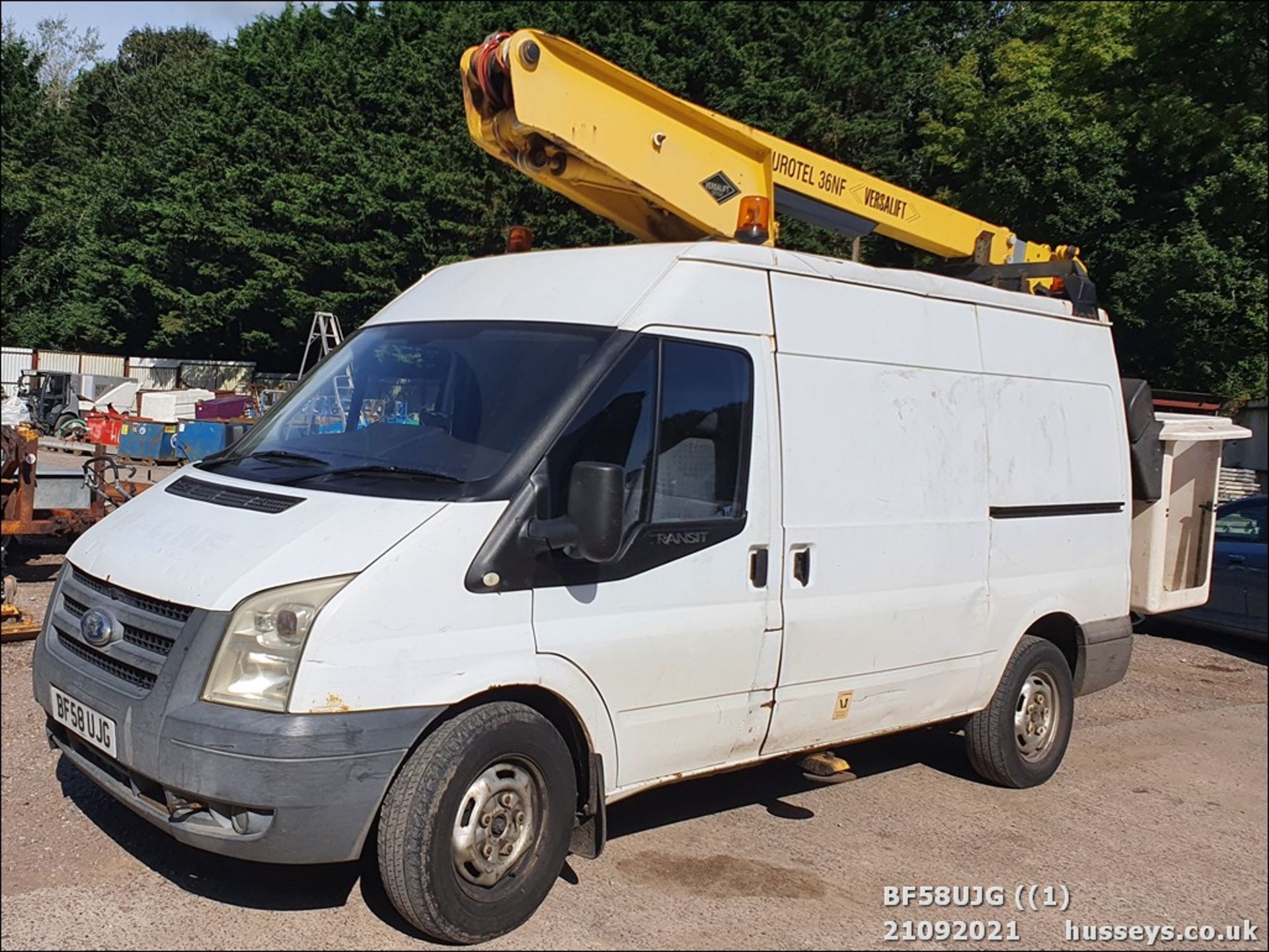 08/58 FORD TRANSIT 100 T350M RWD - 2402cc Van (White)