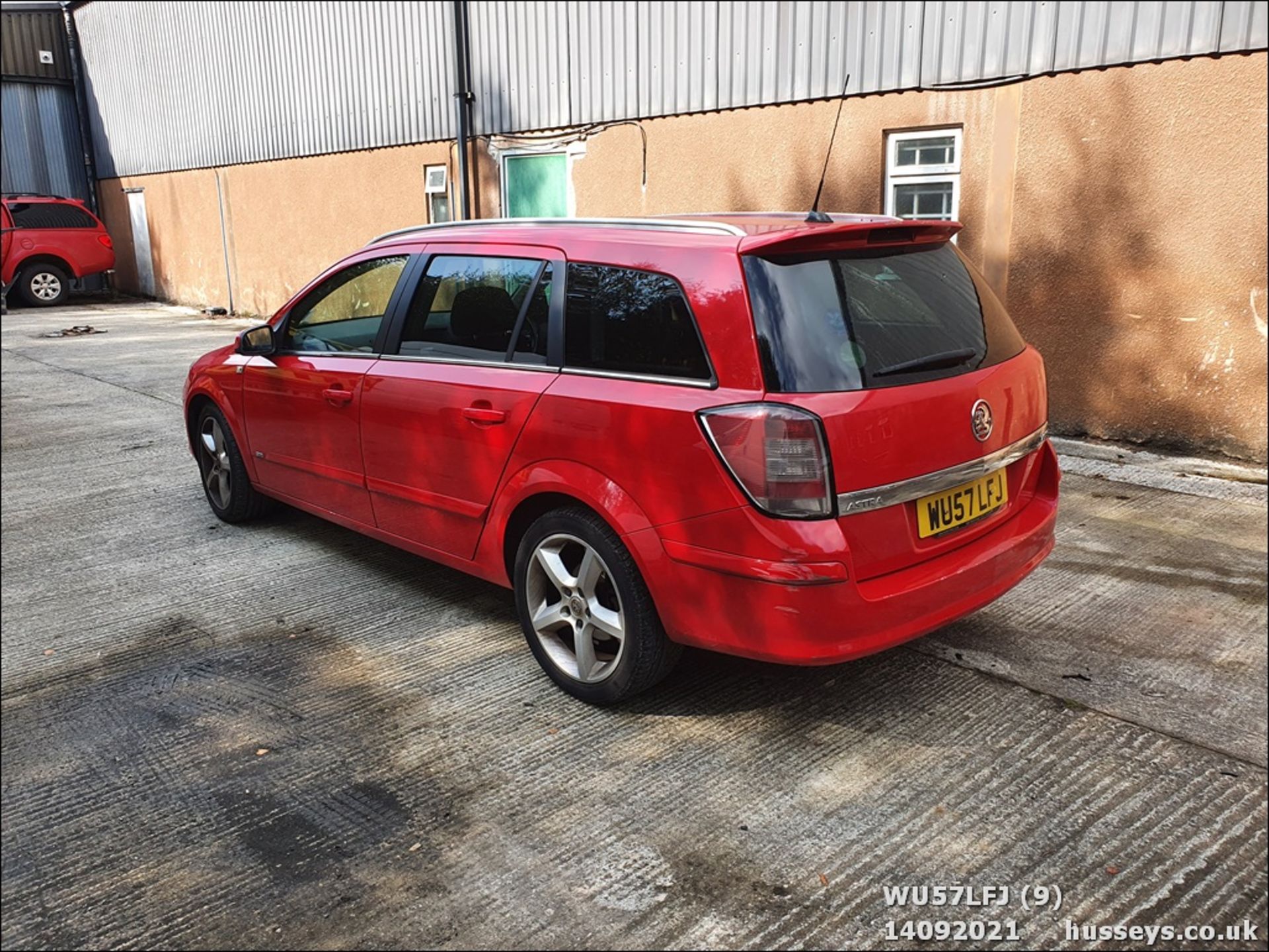 07/57 VAUXHALL ASTRA SRI CDTI 100 - 1686cc 5dr Estate (Red, 150k) - Image 9 of 17