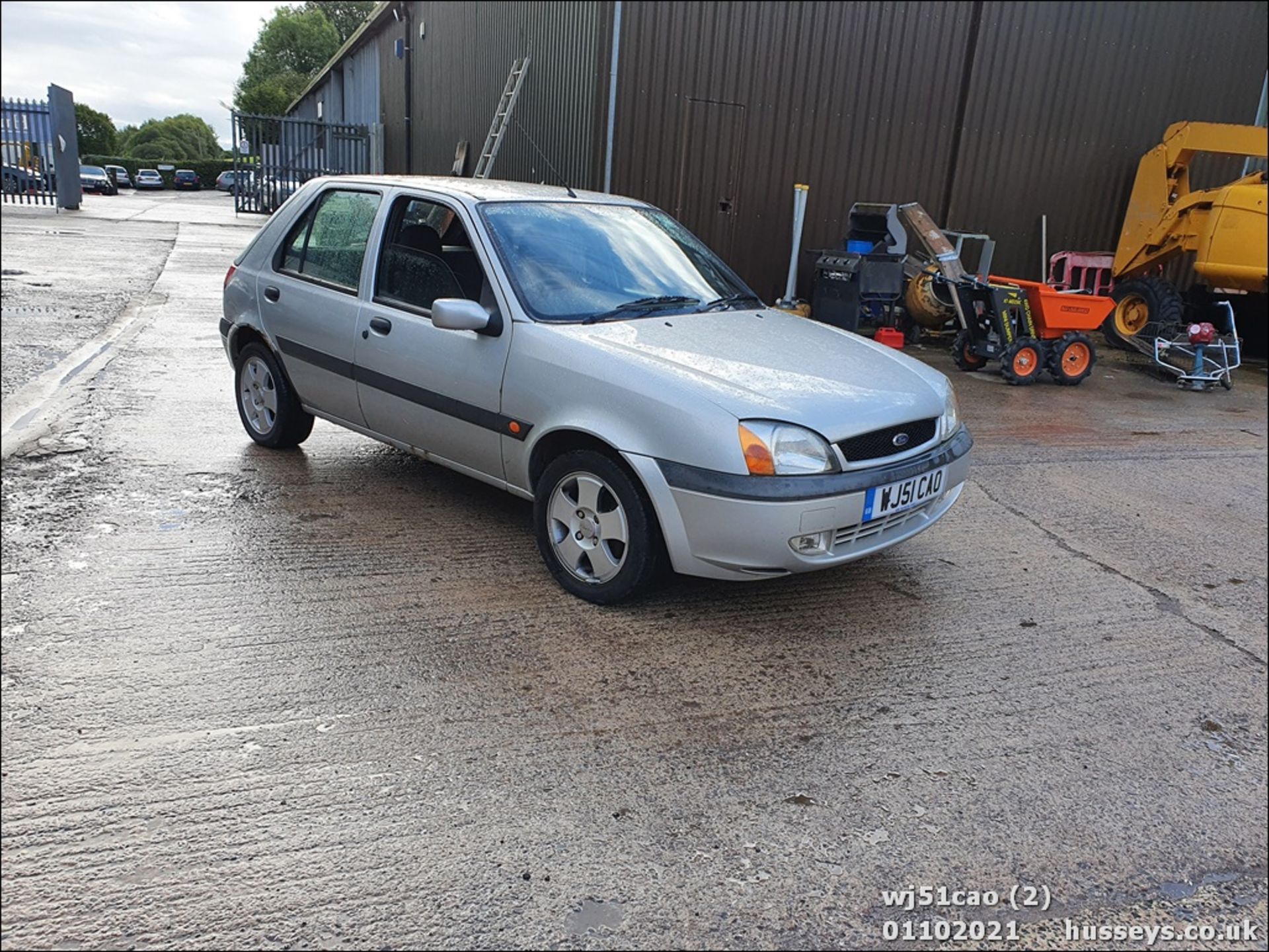 02/51 FORD FIESTA FREESTYLE - 1242cc 5dr Hatchback (Silver, 60k) - Image 2 of 17