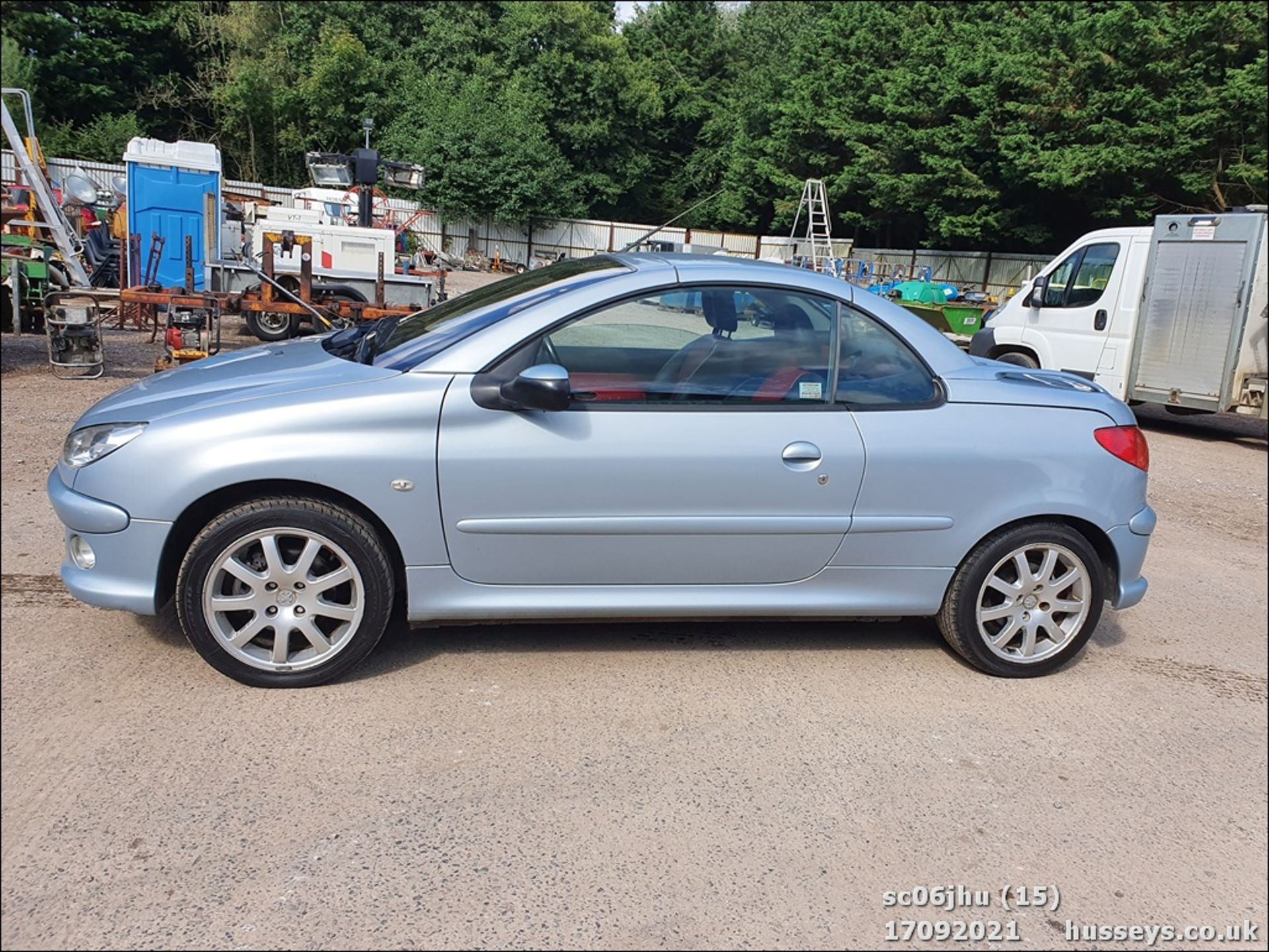 06/06 PEUGEOT 206 ALLURE CC - 1587cc 2dr Convertible (Silver, 84k) - Image 10 of 22